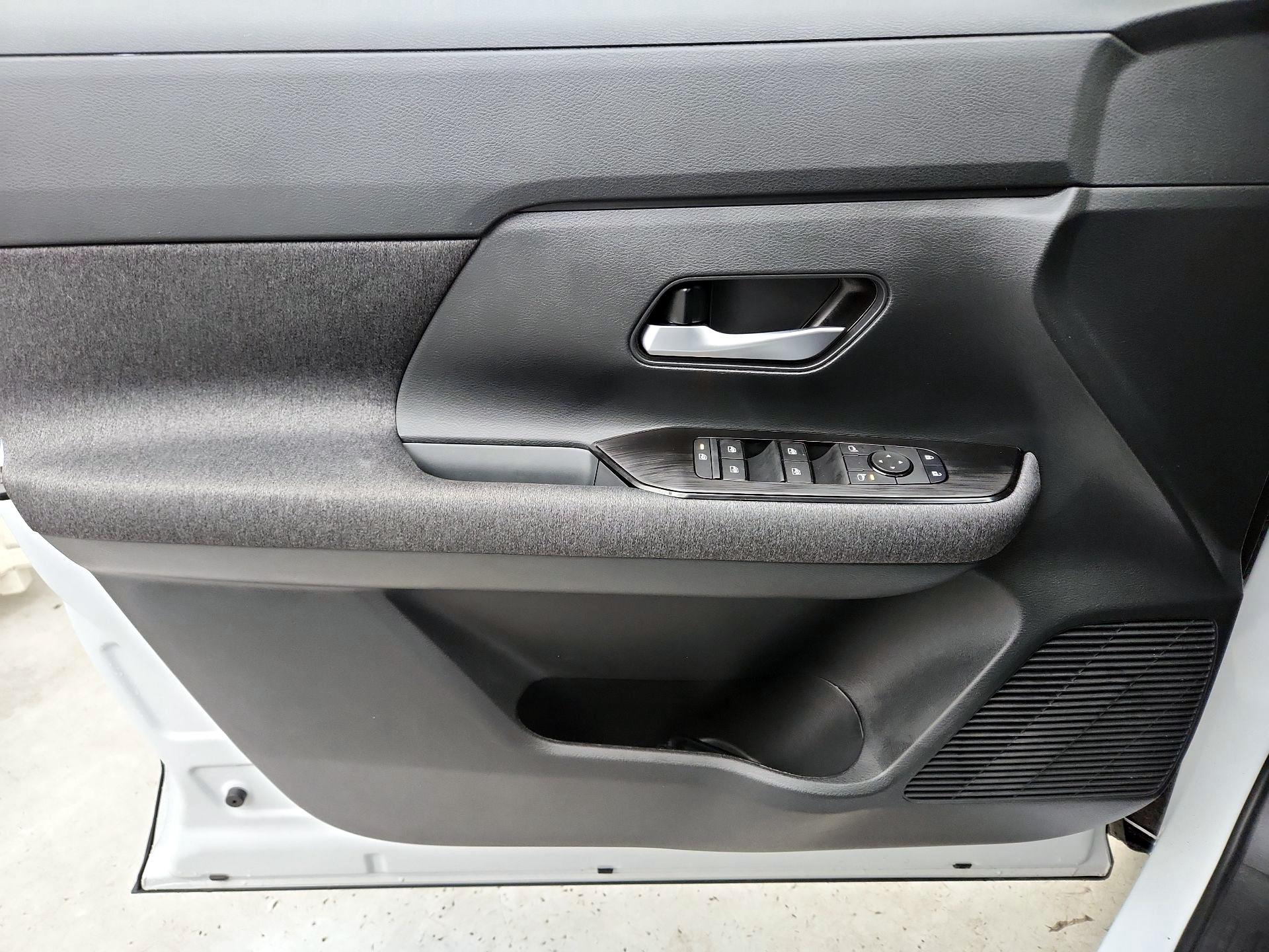 Thumbnail: 2026 Nissan Kicks - 12