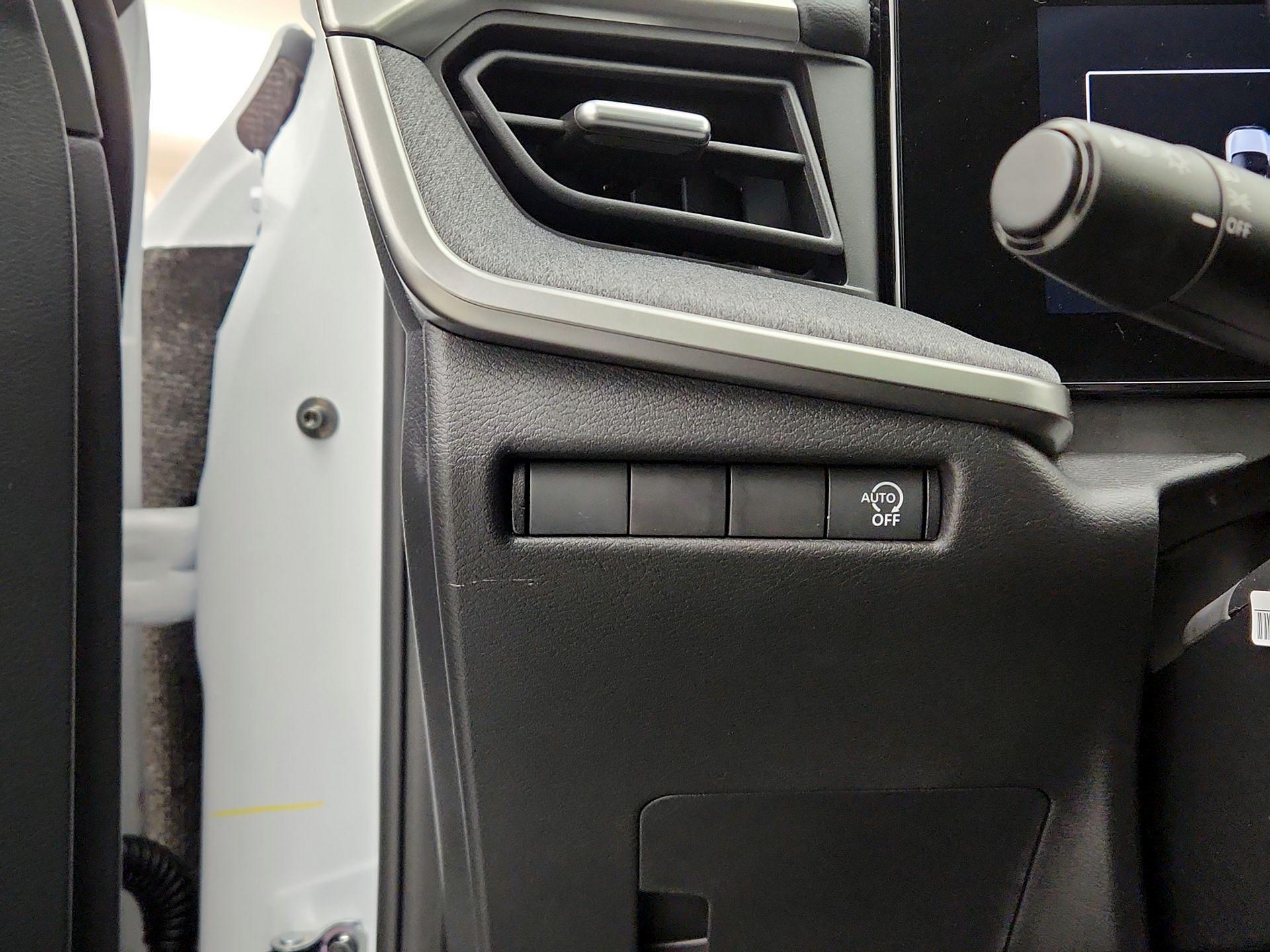 Thumbnail: 2026 Nissan Kicks - 13