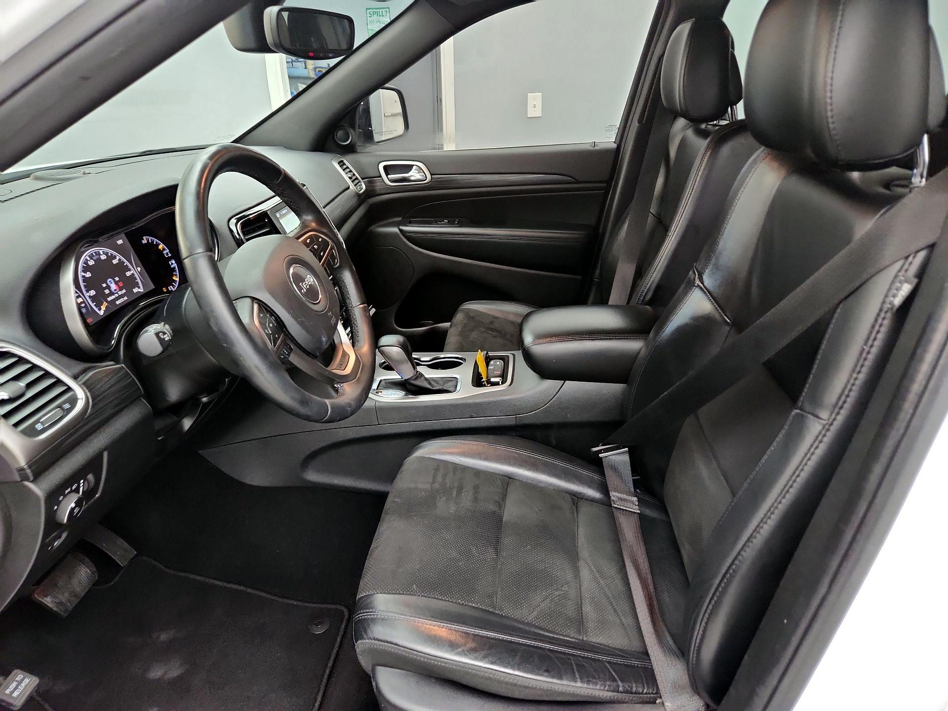 Thumbnail: 2019 Jeep Grand Cherokee - 11