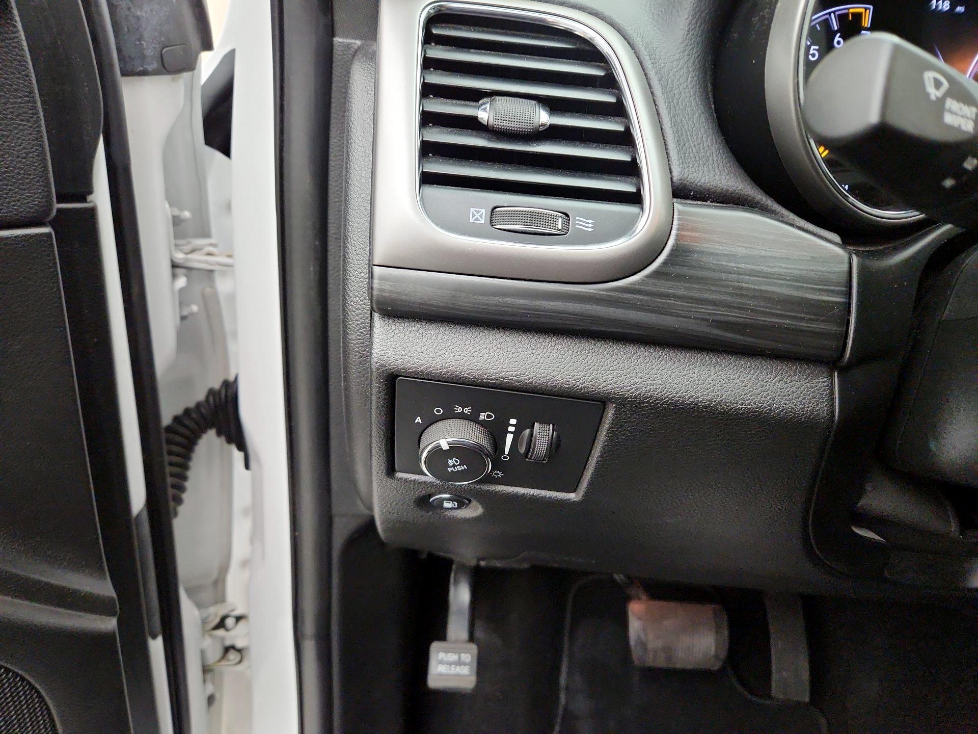 Thumbnail: 2019 Jeep Grand Cherokee - 13