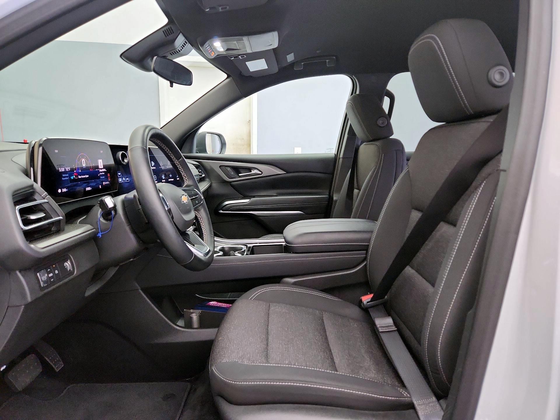 Thumbnail: 2025 Chevrolet Traverse - 11