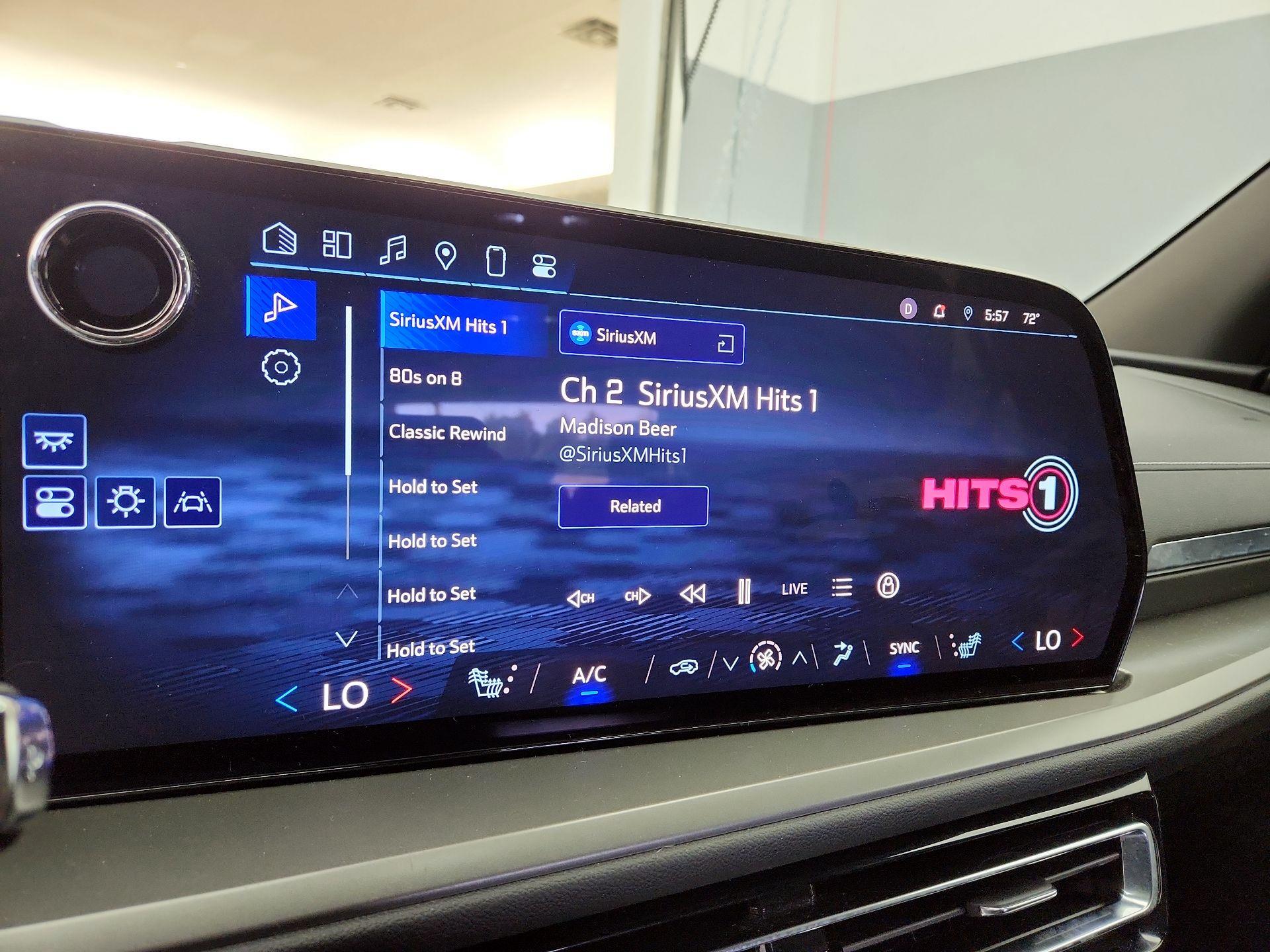 Thumbnail: 2025 Chevrolet Traverse - 16