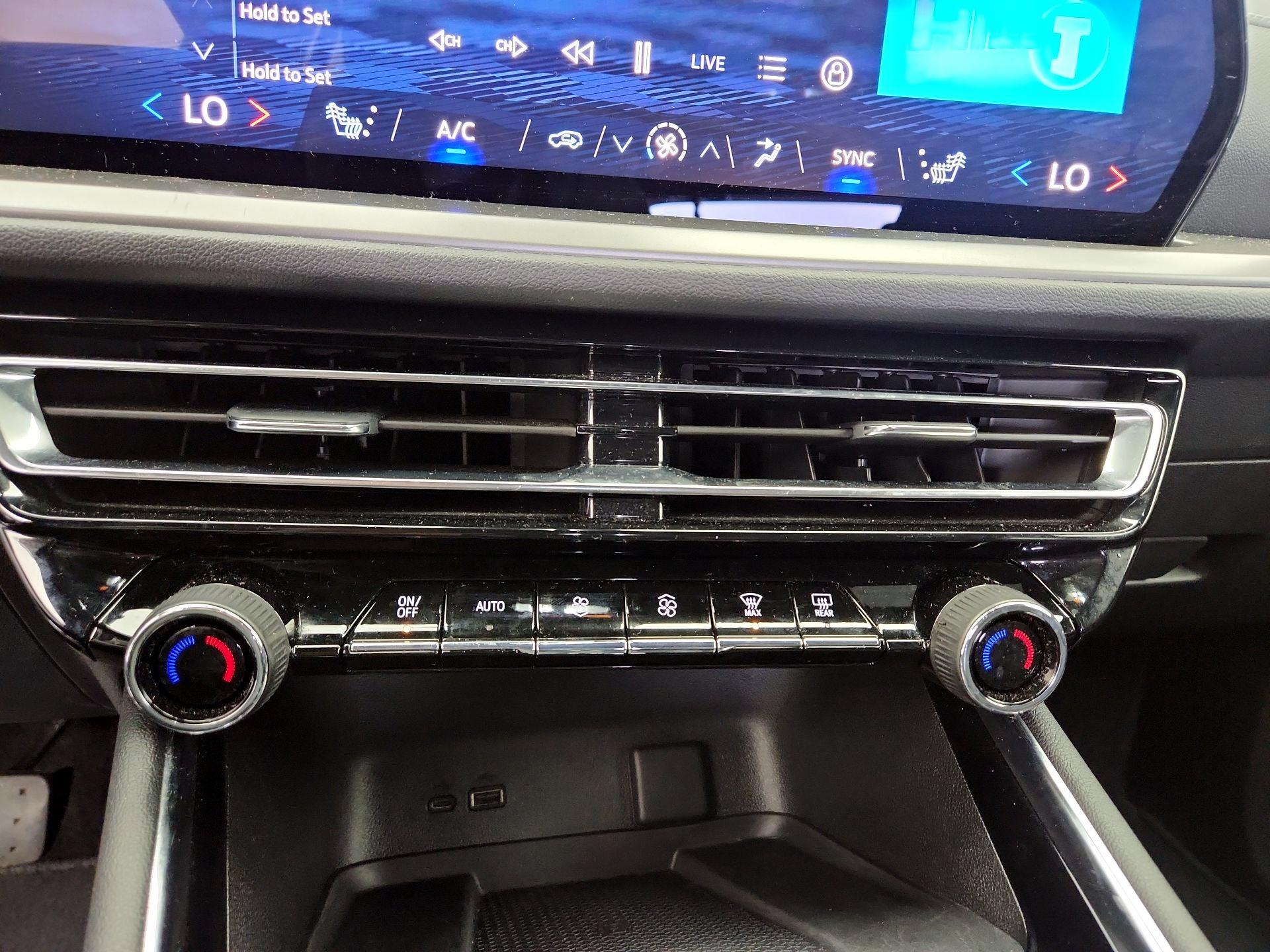 Thumbnail: 2025 Chevrolet Traverse - 17