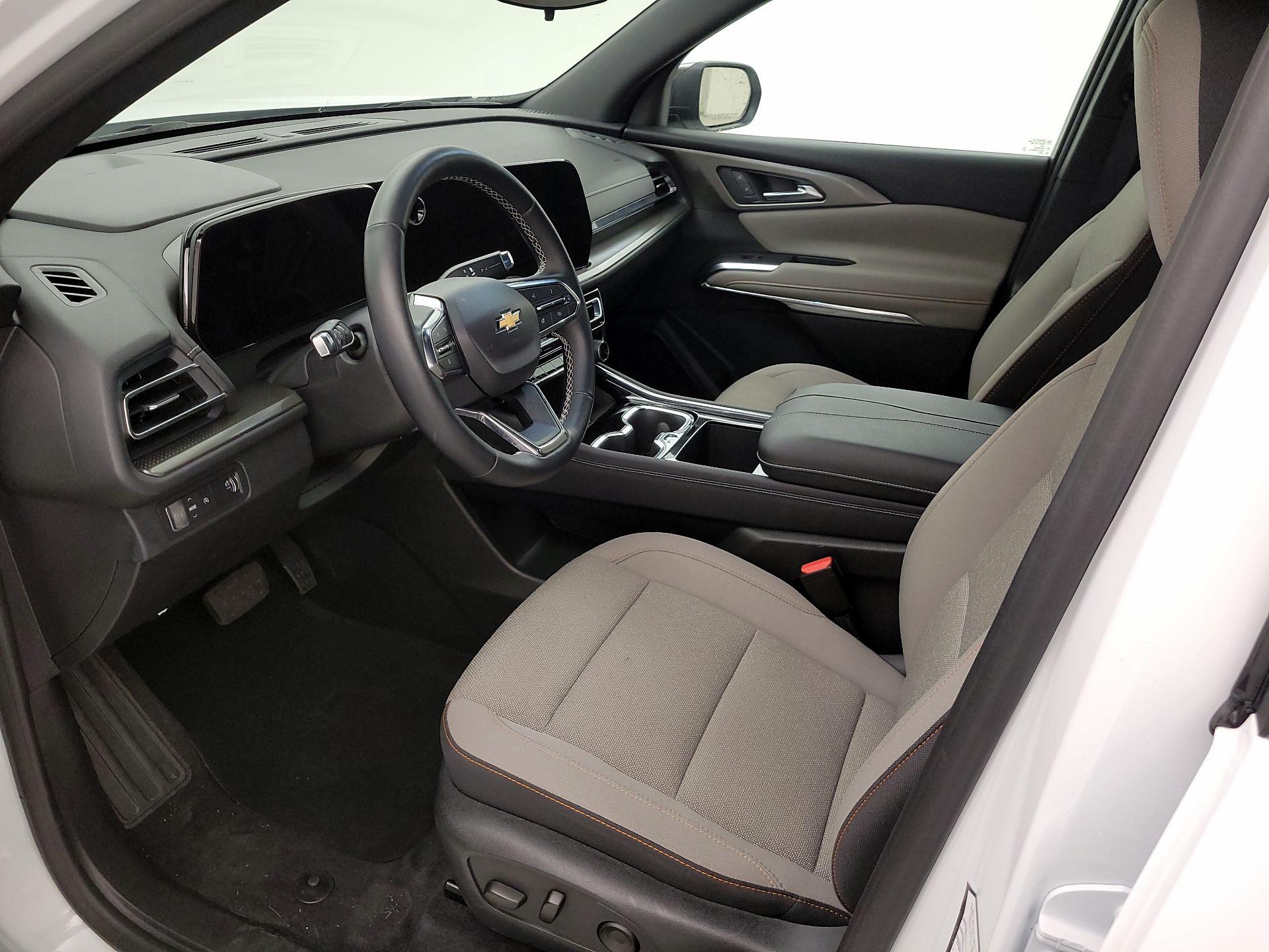 Thumbnail: 2025 Chevrolet Traverse - 11