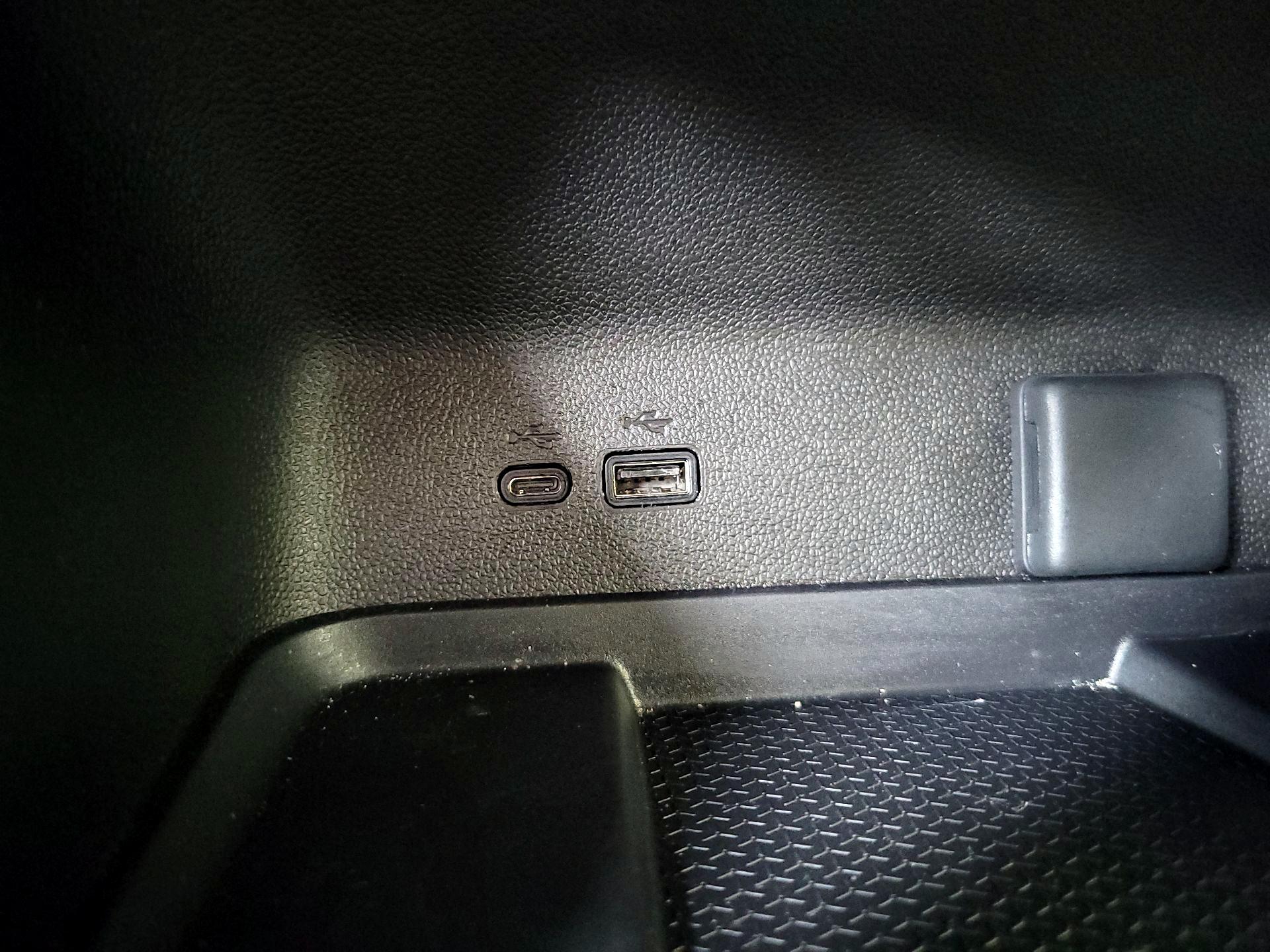 Thumbnail: 2025 Chevrolet Traverse - 18