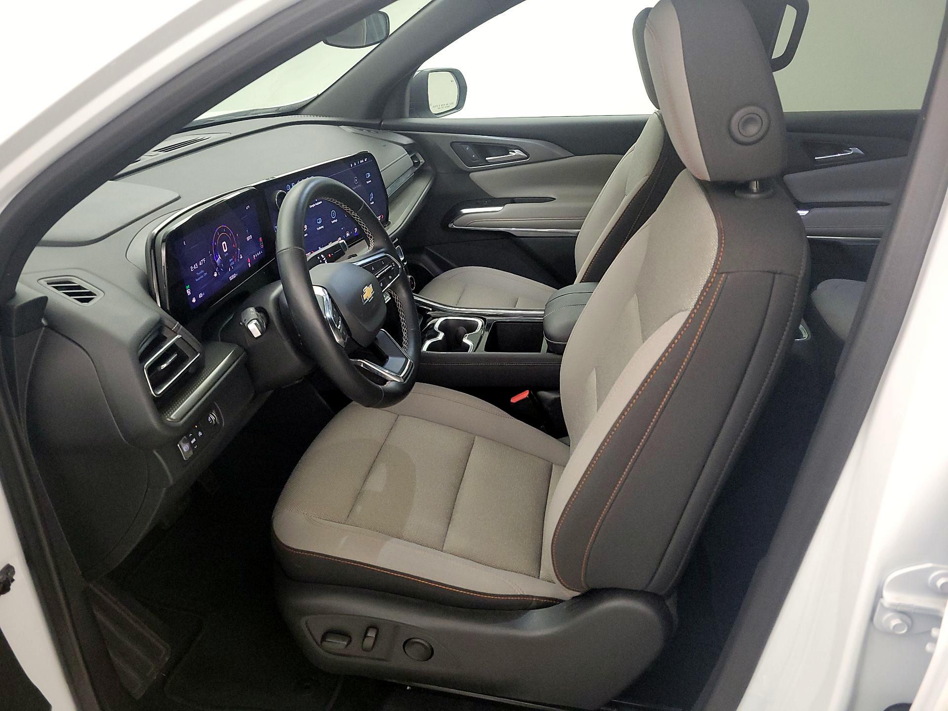 Thumbnail: 2025 Chevrolet Traverse - 11