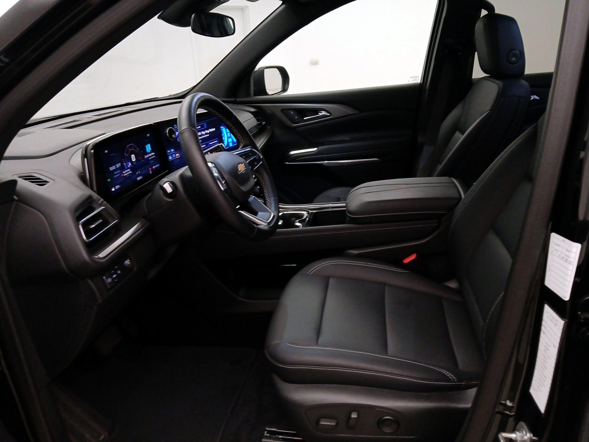 Thumbnail: 2025 Chevrolet Traverse - 11