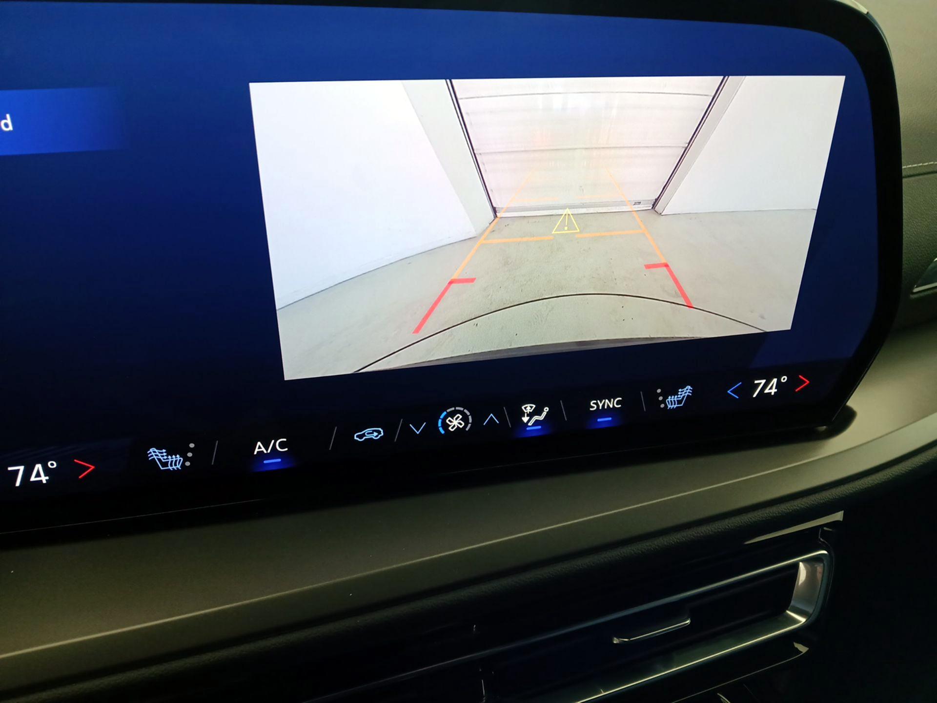 Thumbnail: 2025 Chevrolet Traverse - 14