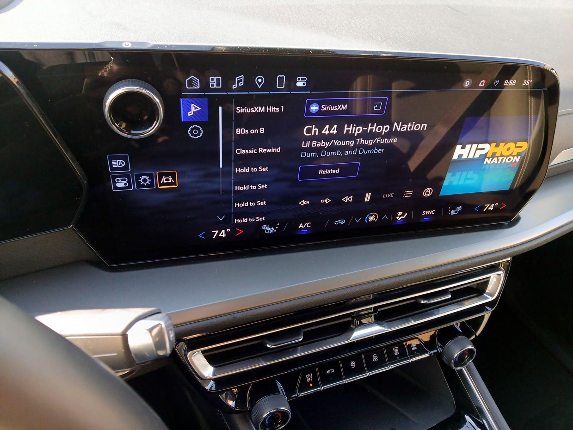 Thumbnail: 2025 Chevrolet Traverse - 15