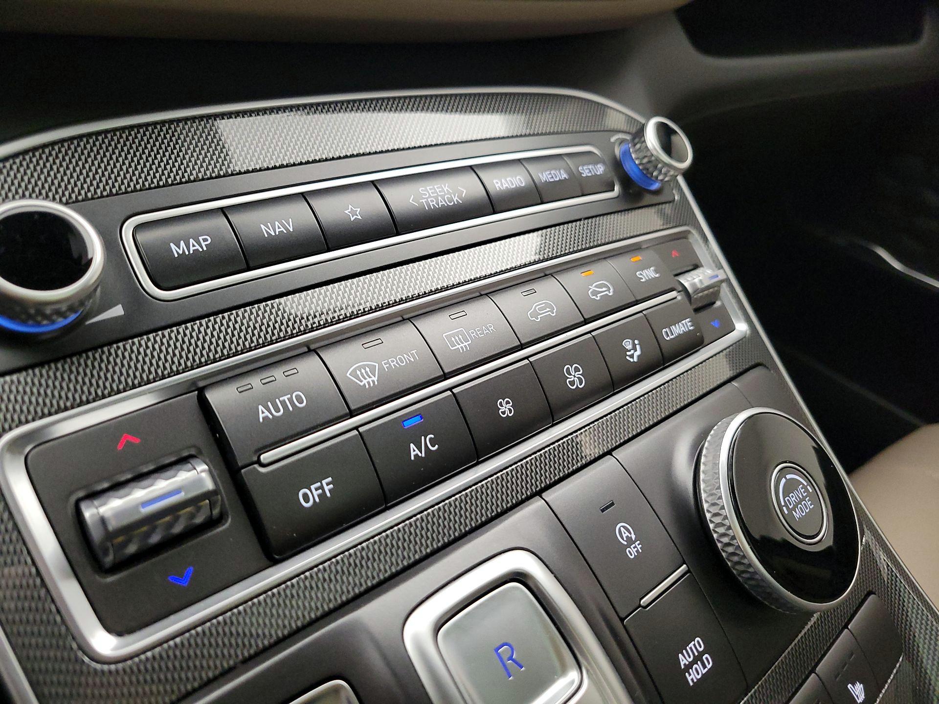 Thumbnail: 2023 Hyundai Santa Fe - 17