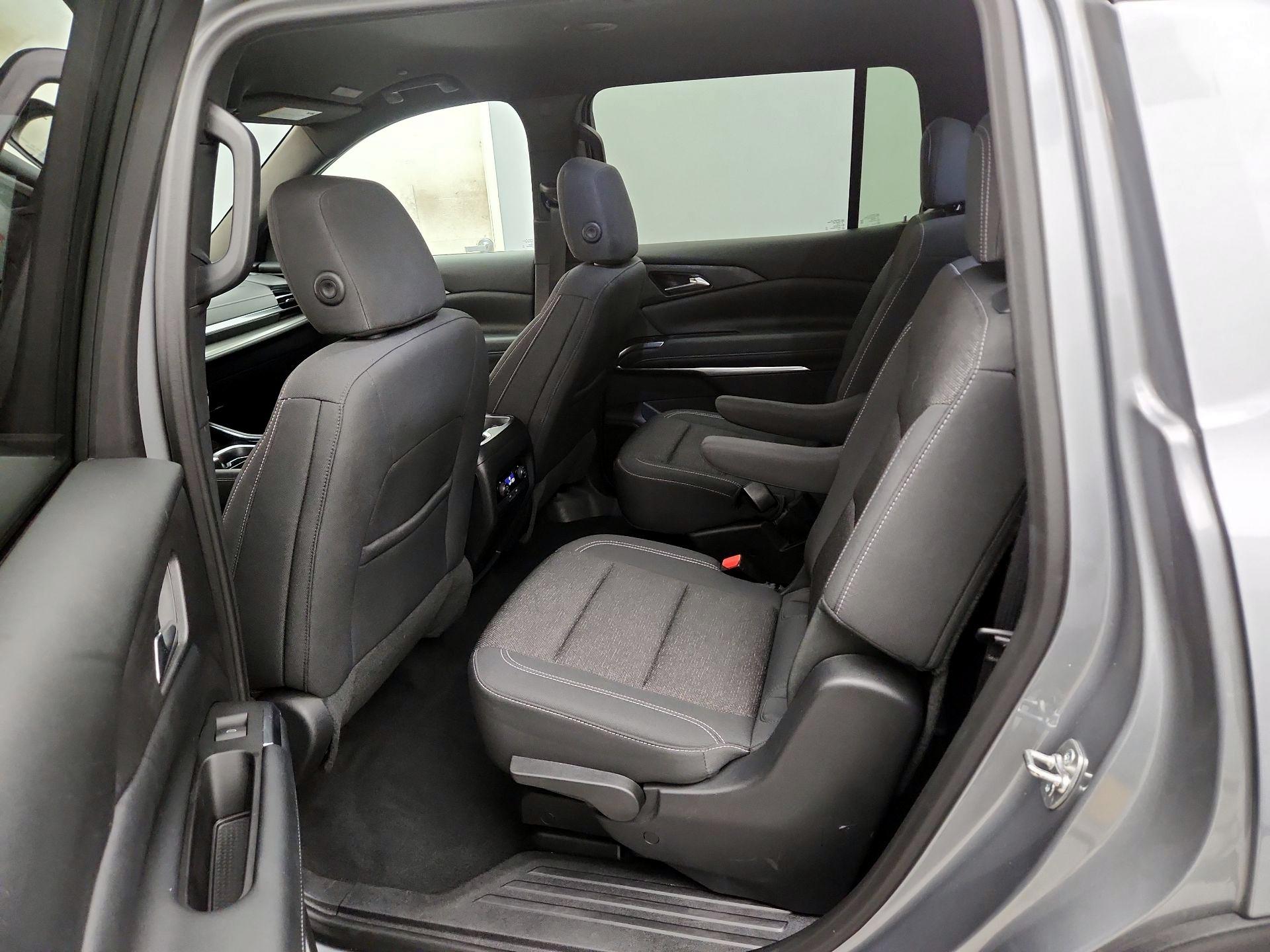 Thumbnail: 2025 Chevrolet Traverse - 19