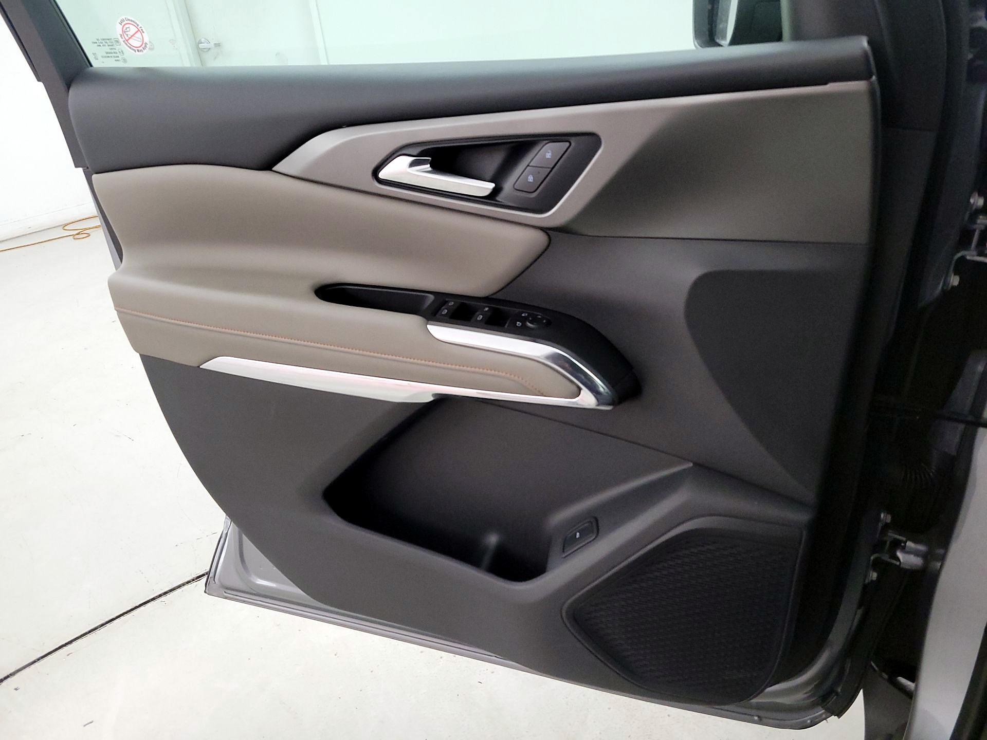 Thumbnail: 2025 Chevrolet Traverse - 12