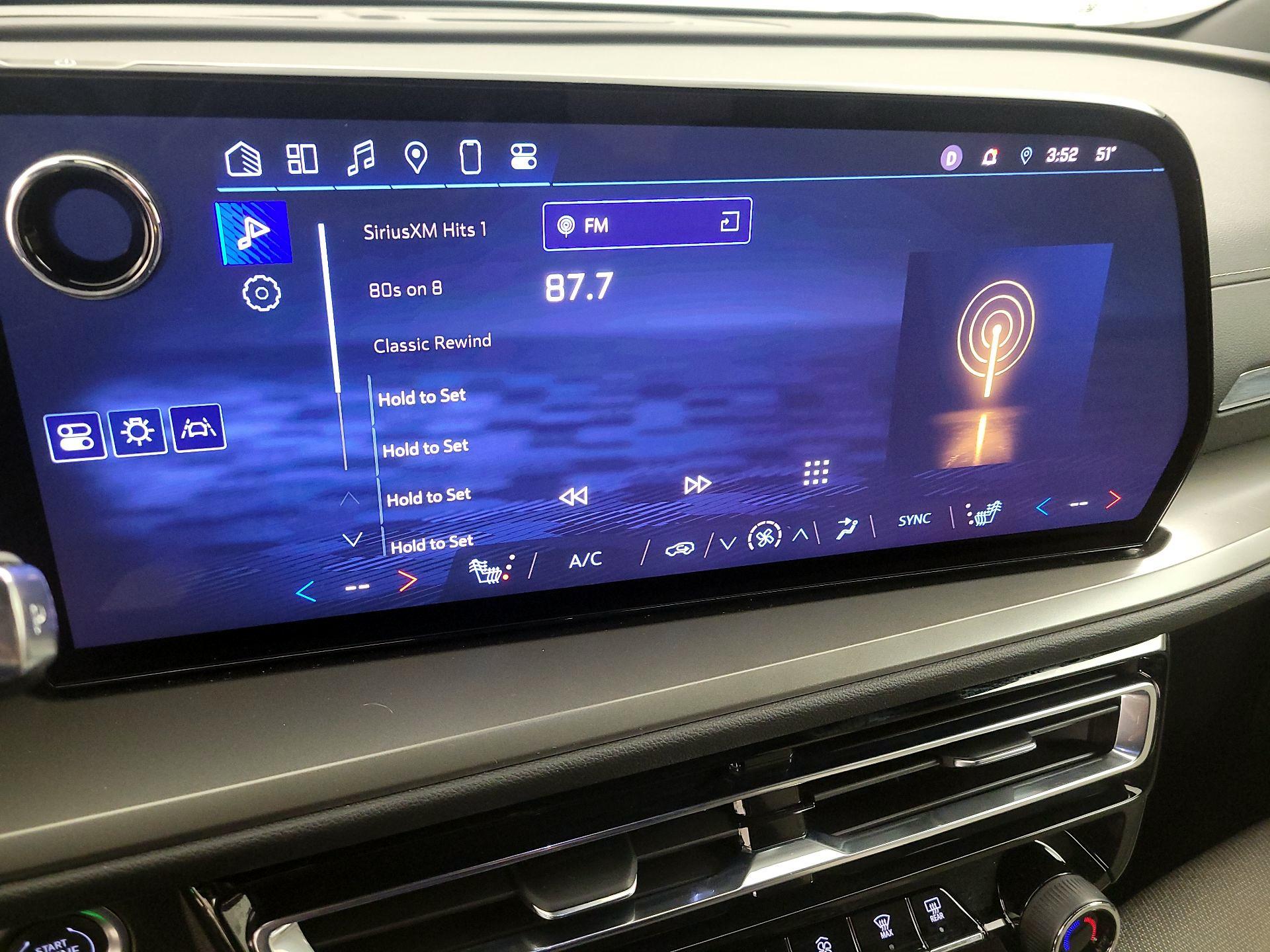 Thumbnail: 2025 Chevrolet Traverse - 15