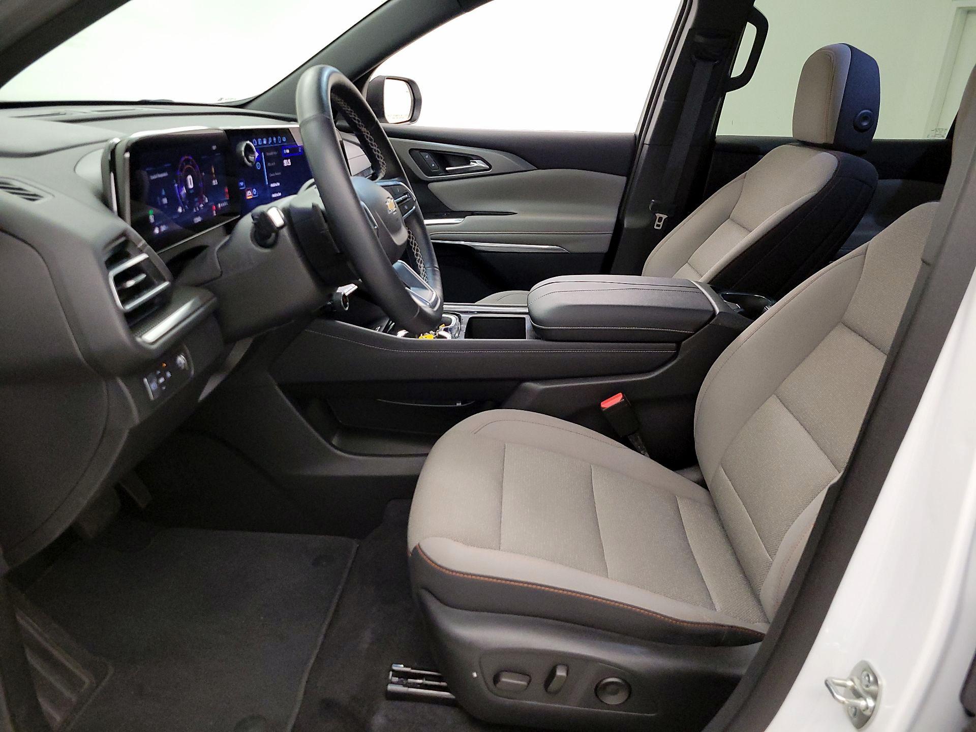 Thumbnail: 2025 Chevrolet Traverse - 11