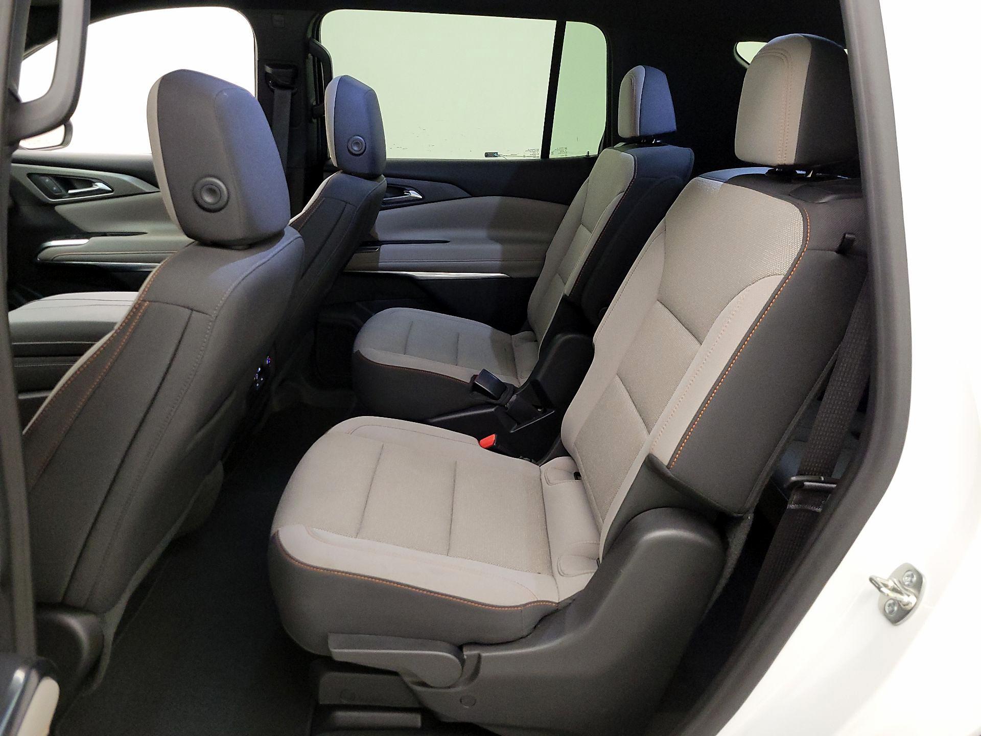 Thumbnail: 2025 Chevrolet Traverse - 19