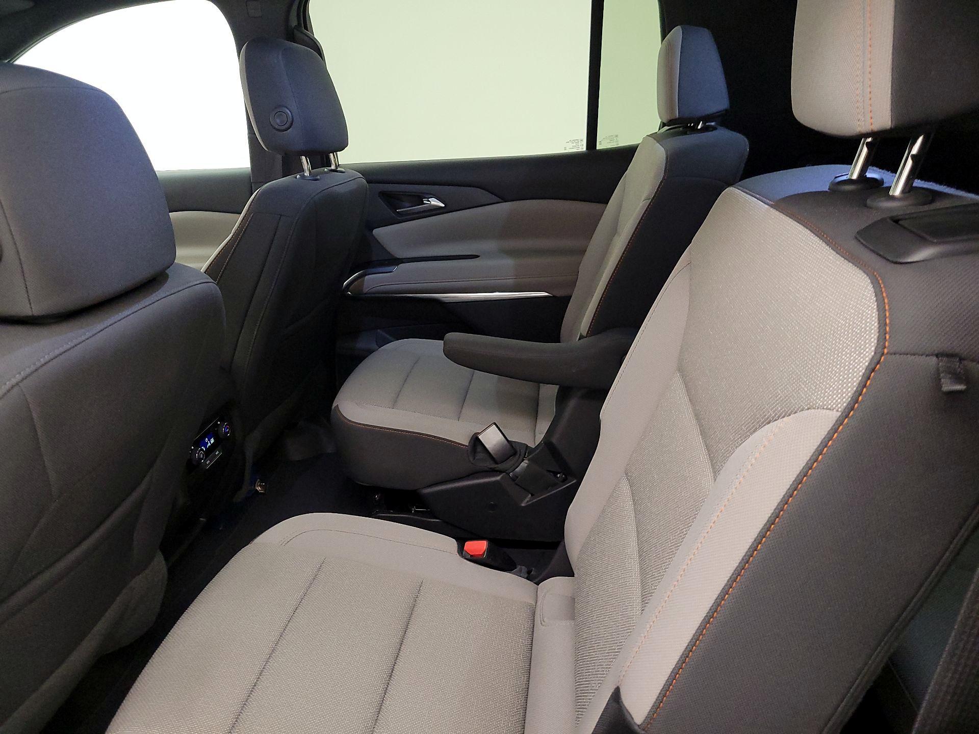 Thumbnail: 2025 Chevrolet Traverse - 19