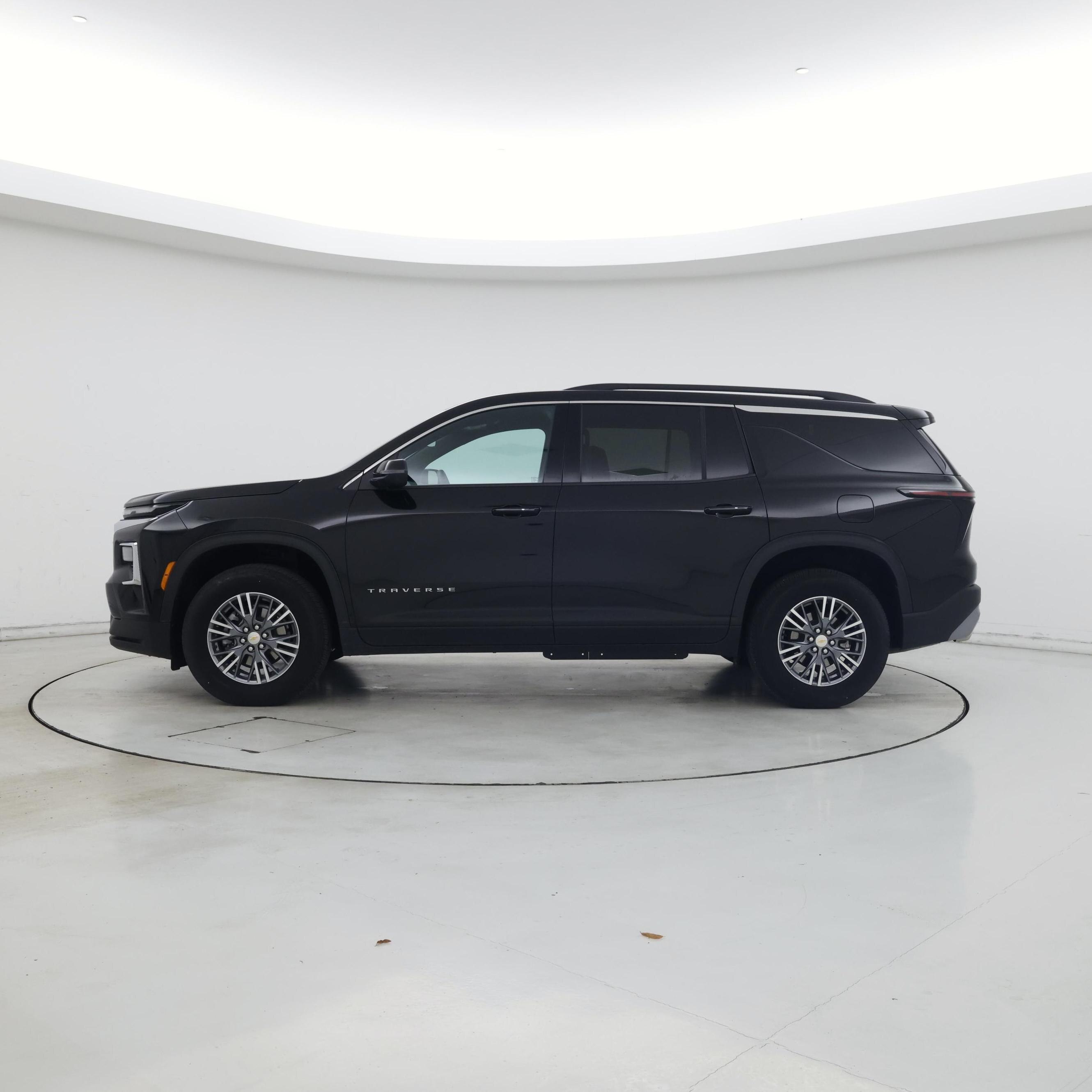 Thumbnail: 2025 Chevrolet Traverse - 3