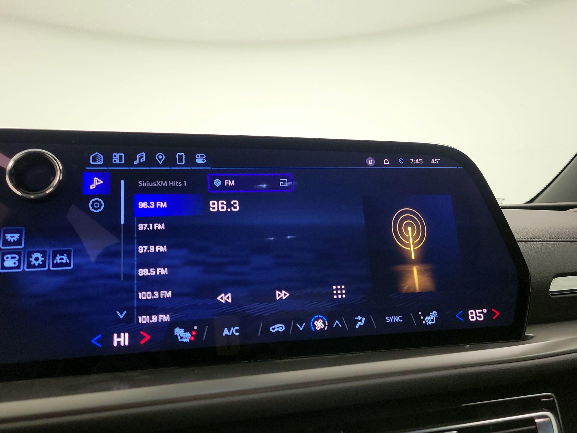 Thumbnail: 2025 Chevrolet Traverse - 16