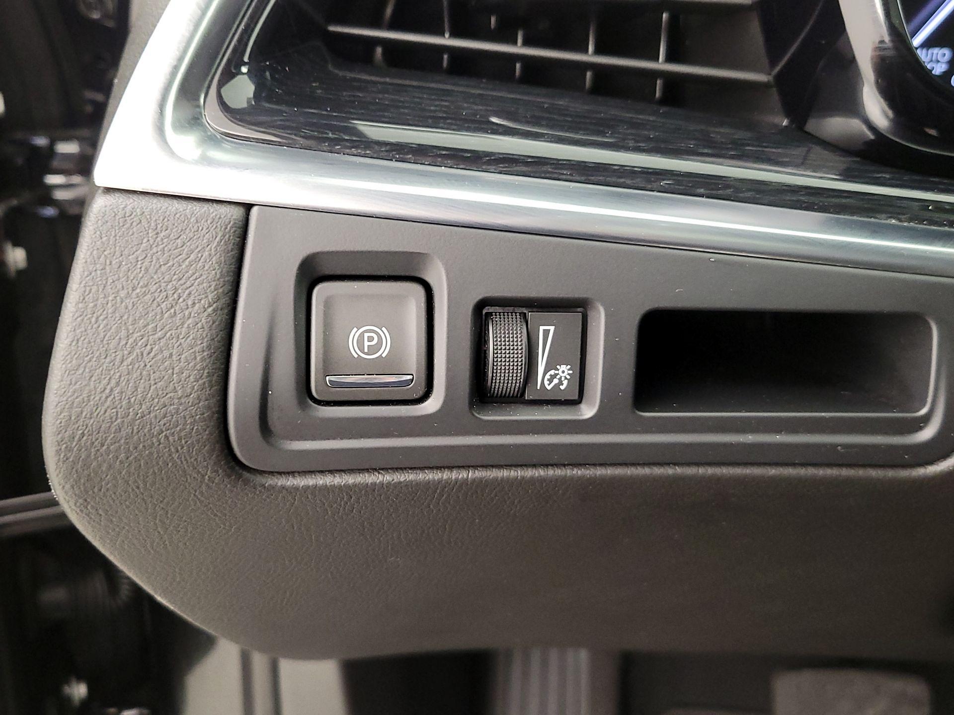 Thumbnail: 2025 Cadillac XT5 - 13