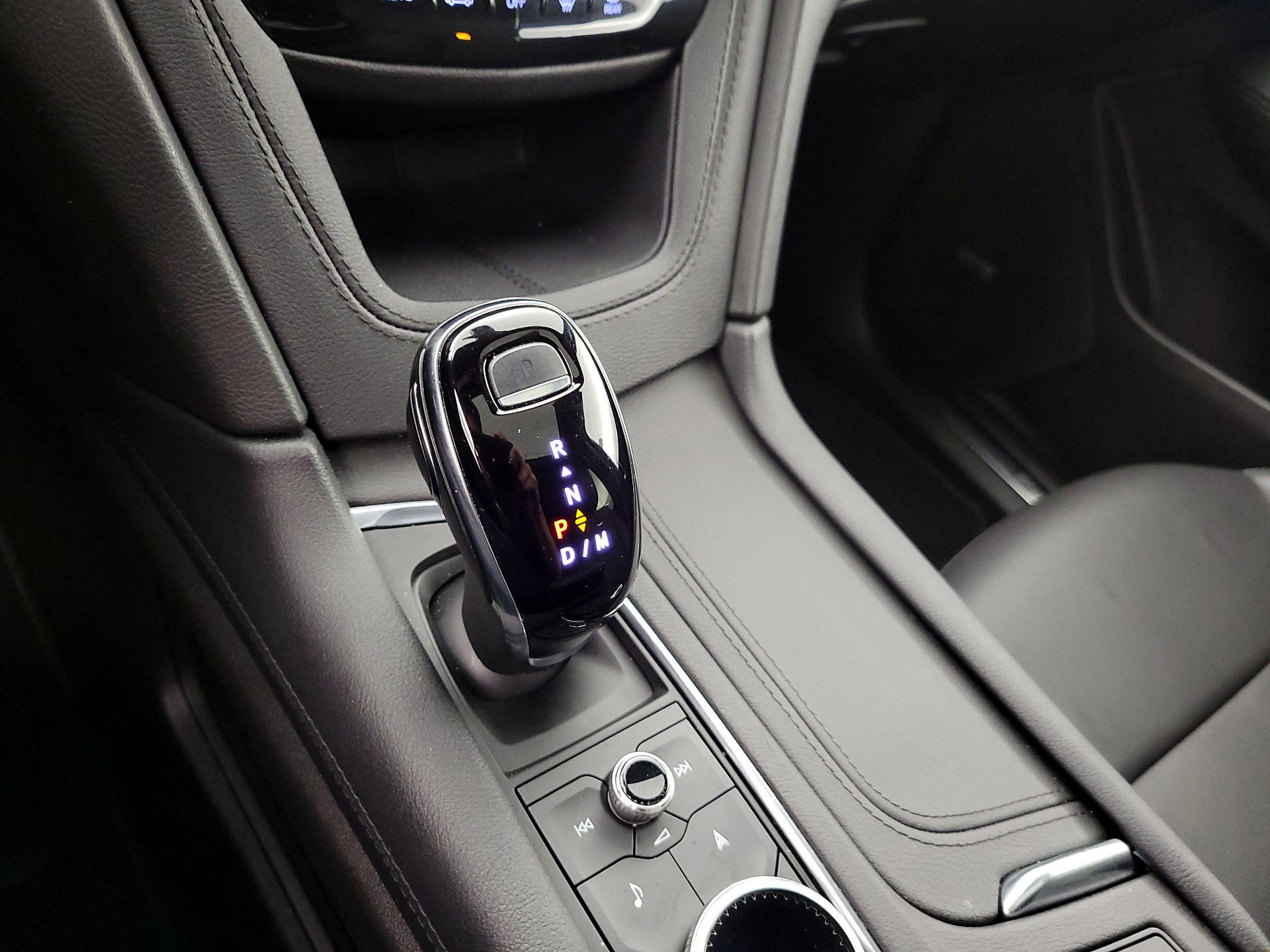 Thumbnail: 2025 Cadillac XT5 - 18