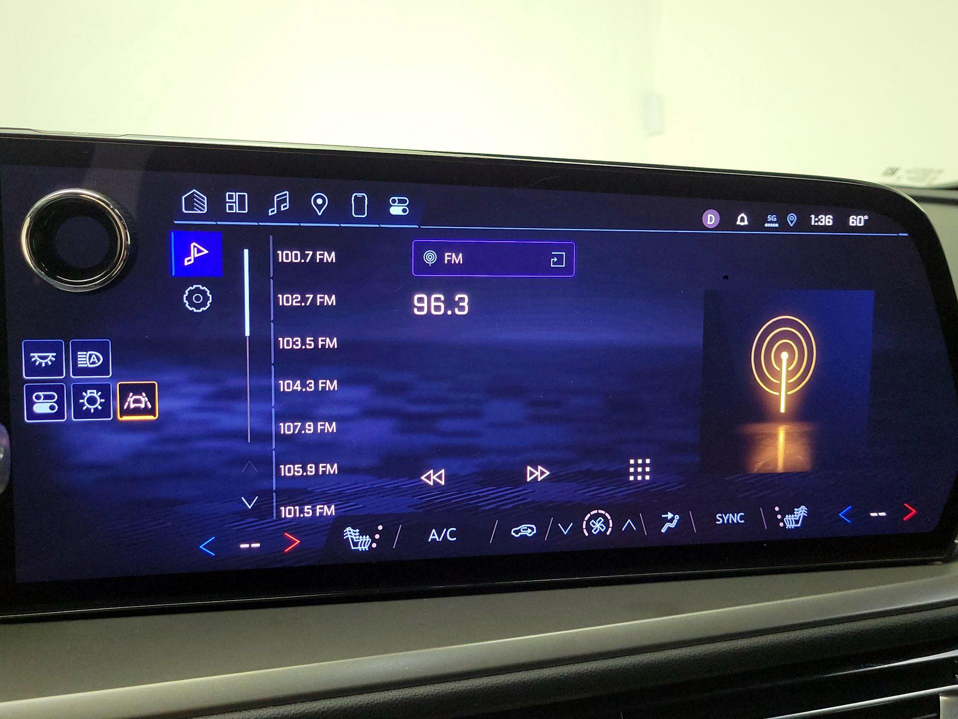 Thumbnail: 2025 Chevrolet Traverse - 16