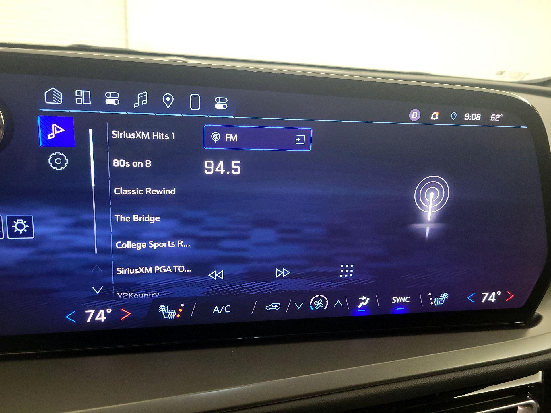 Thumbnail: 2025 Chevrolet Traverse - 16