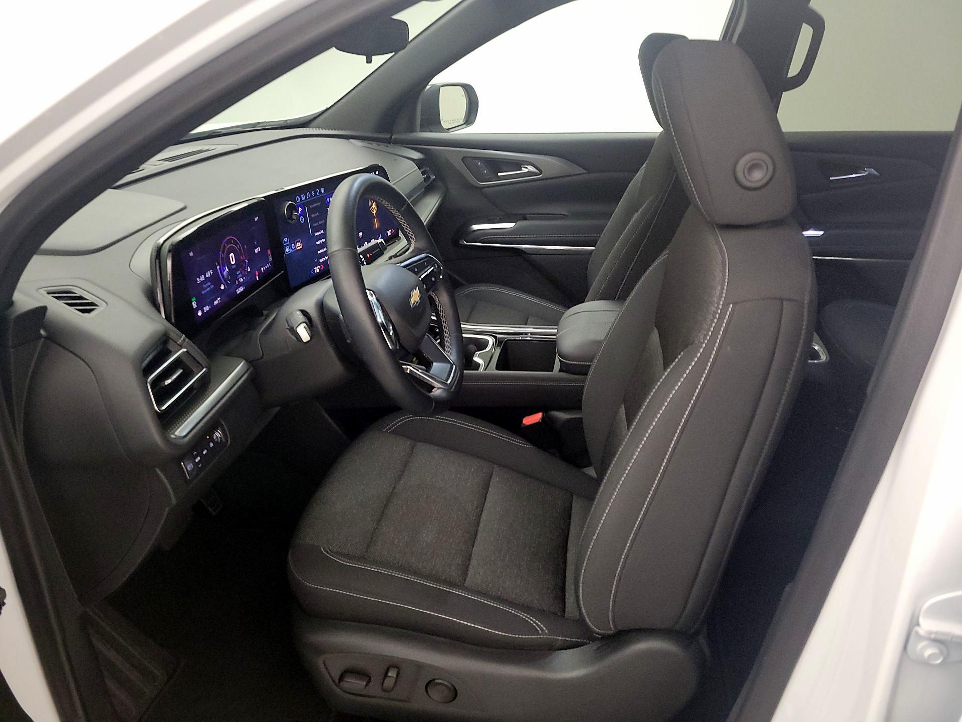 Thumbnail: 2025 Chevrolet Traverse - 11