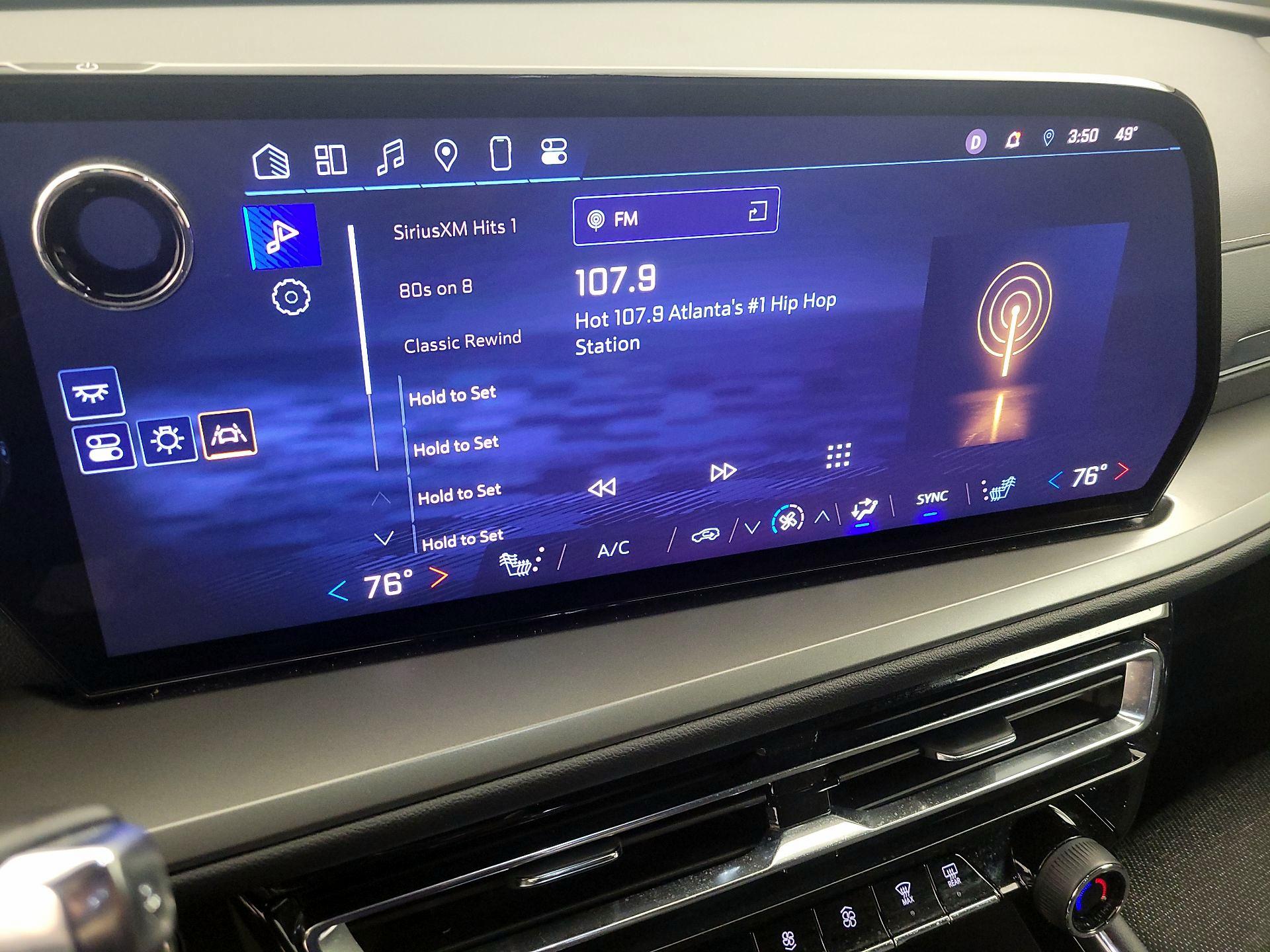 Thumbnail: 2025 Chevrolet Traverse - 15