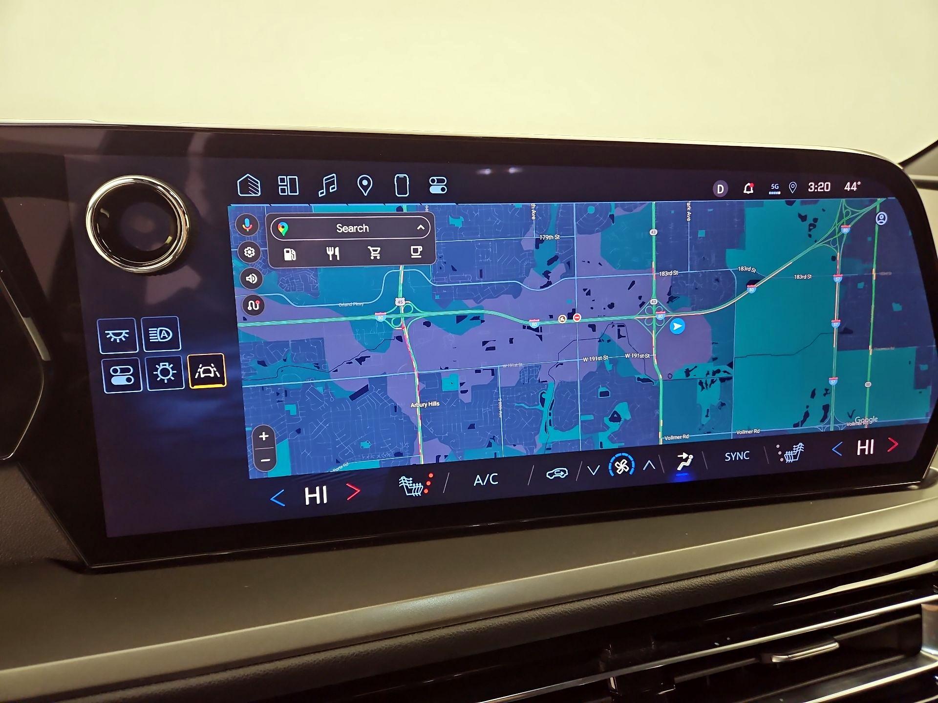 Thumbnail: 2025 Chevrolet Traverse - 14