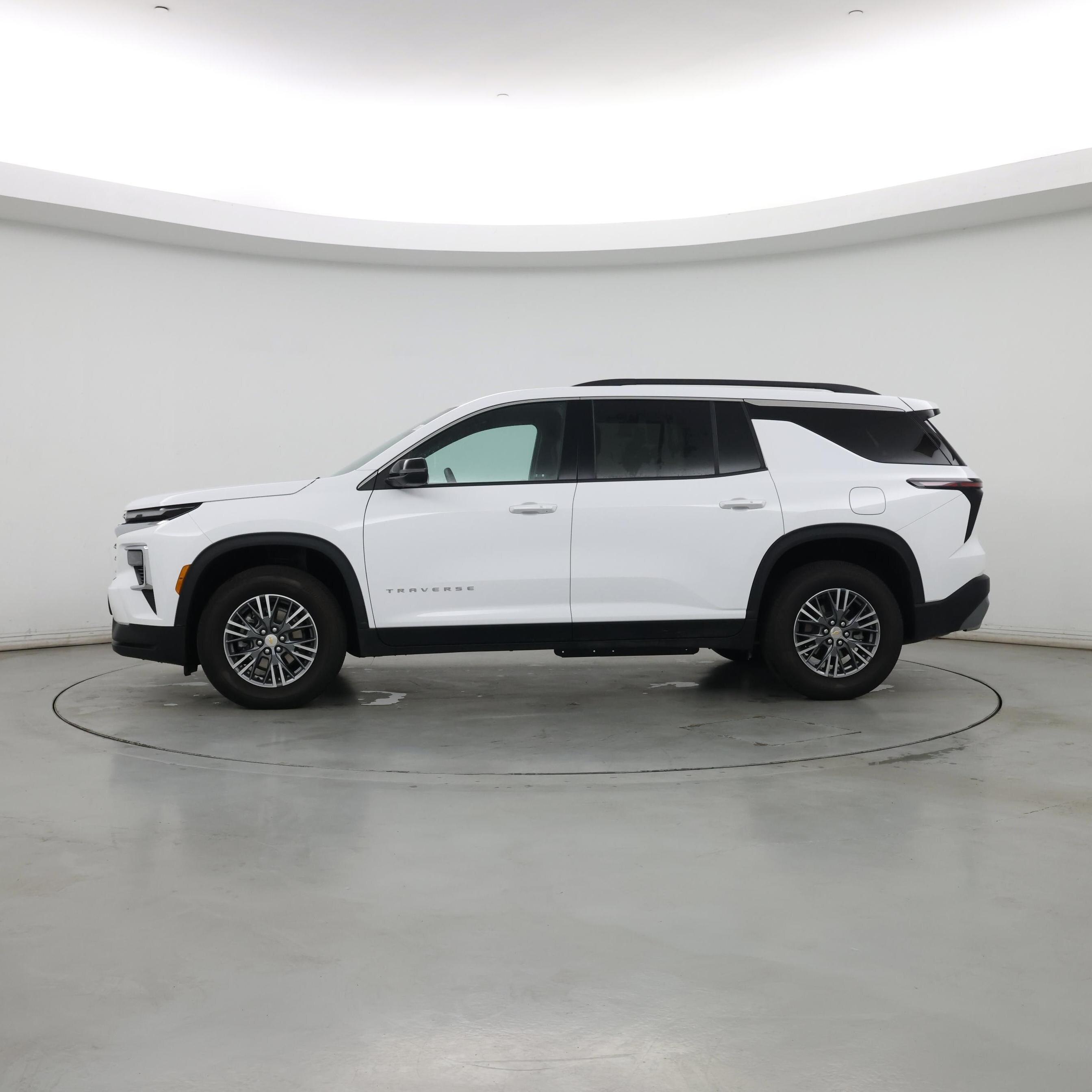 Thumbnail: 2025 Chevrolet Traverse - 3