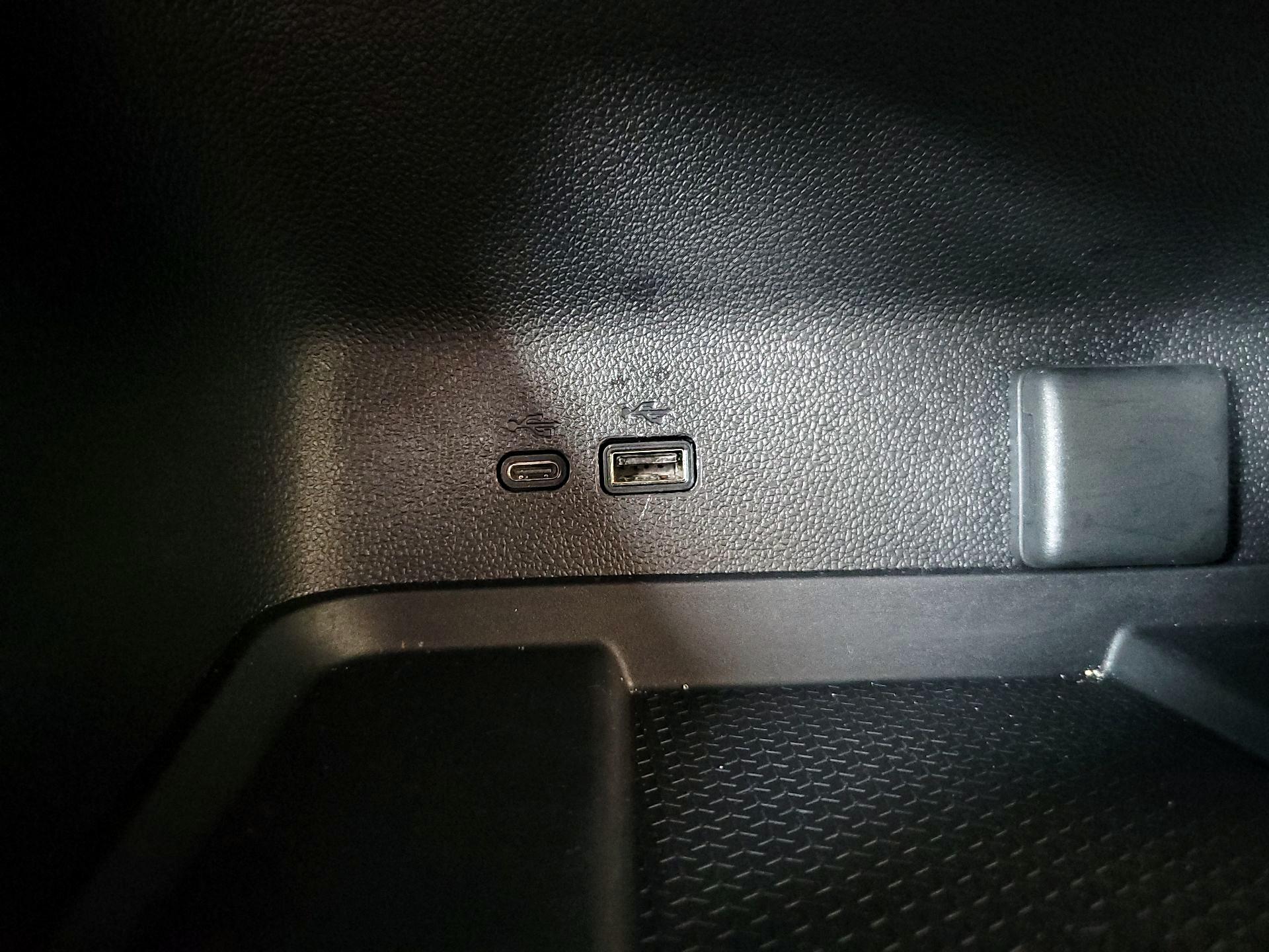 Thumbnail: 2025 Chevrolet Traverse - 18