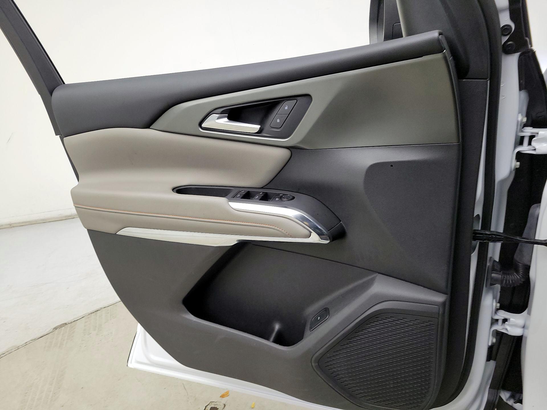 Thumbnail: 2025 Chevrolet Traverse - 12