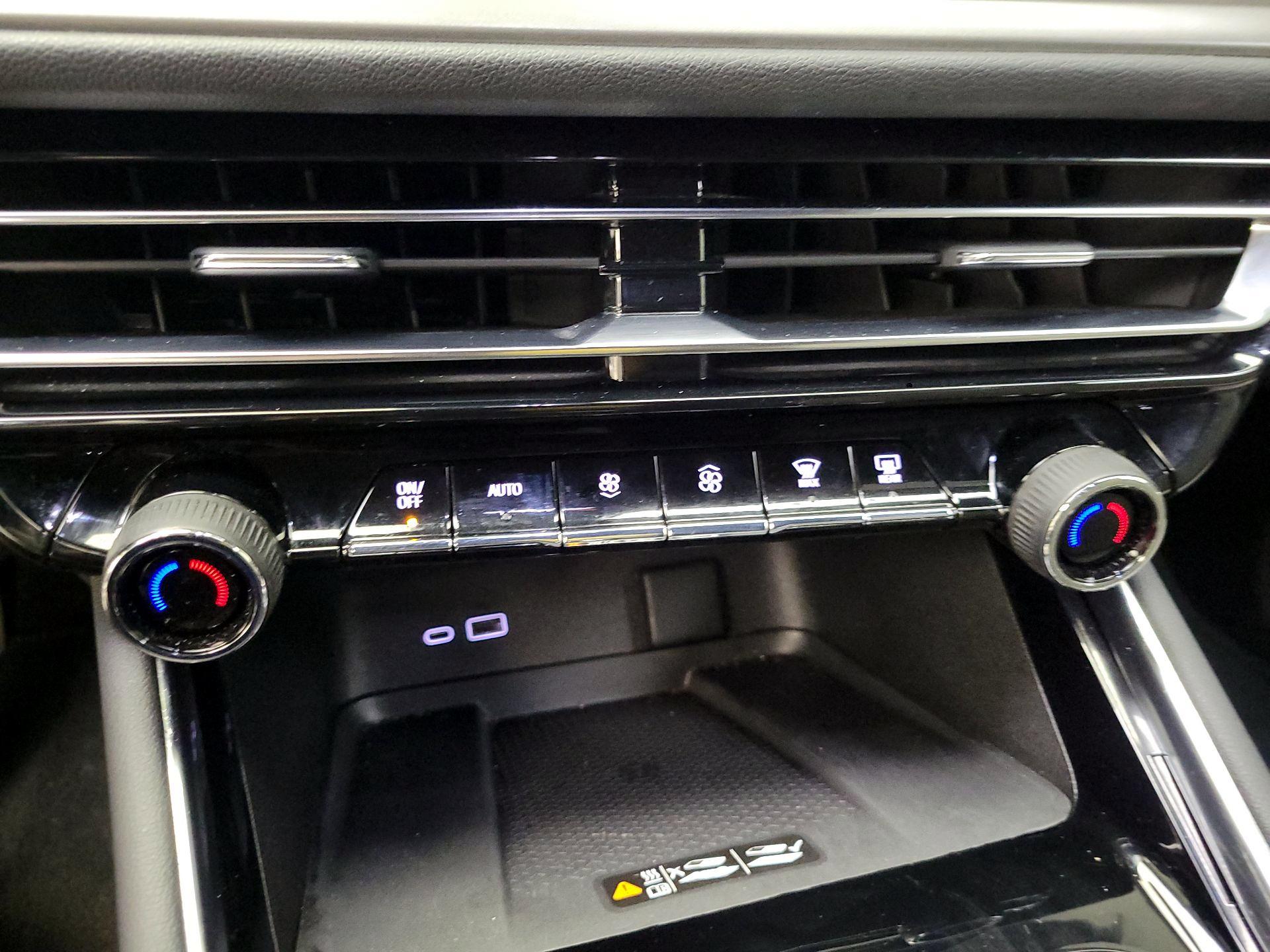 Thumbnail: 2025 Chevrolet Traverse - 16