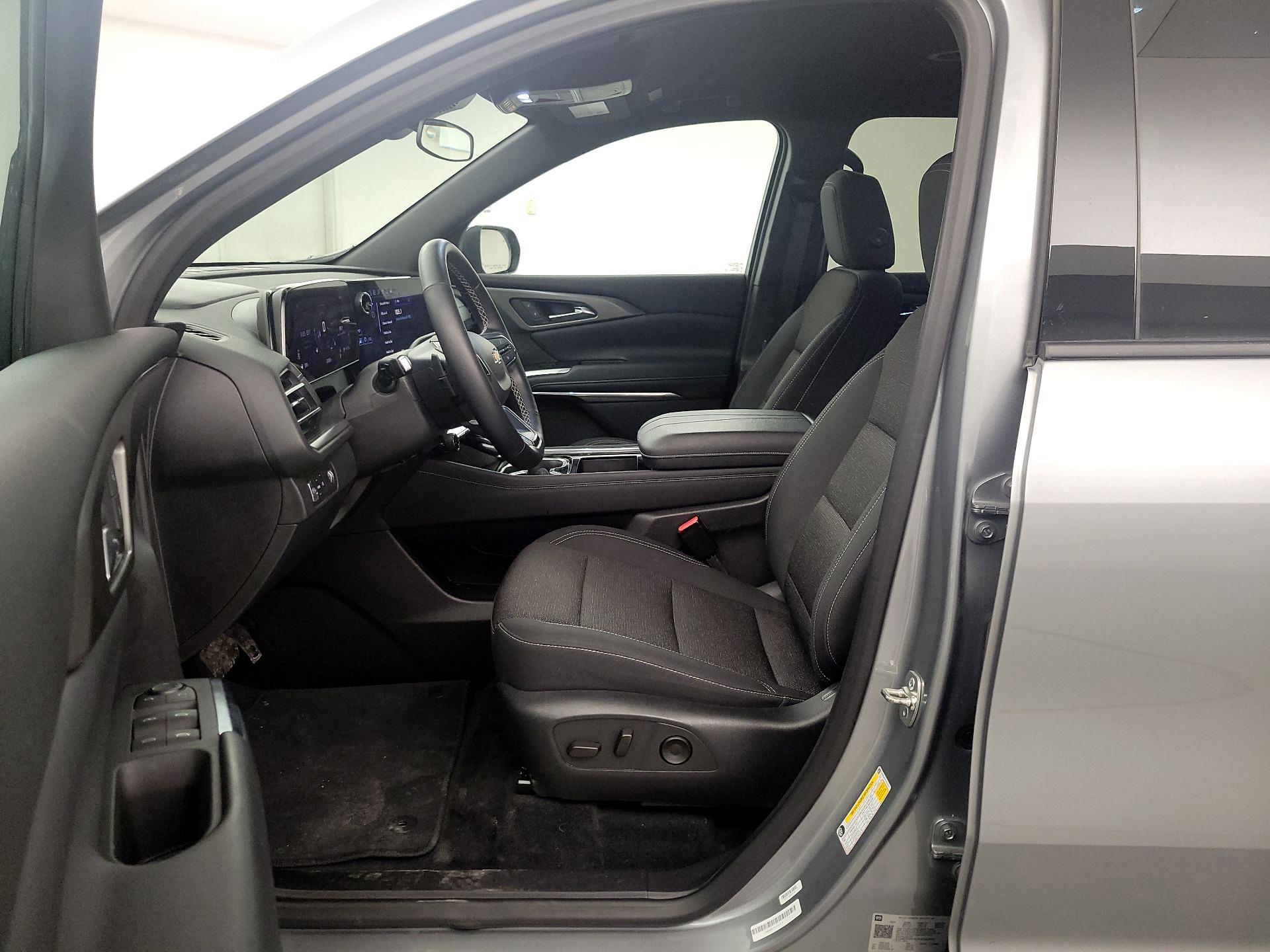 Thumbnail: 2025 Chevrolet Traverse - 11