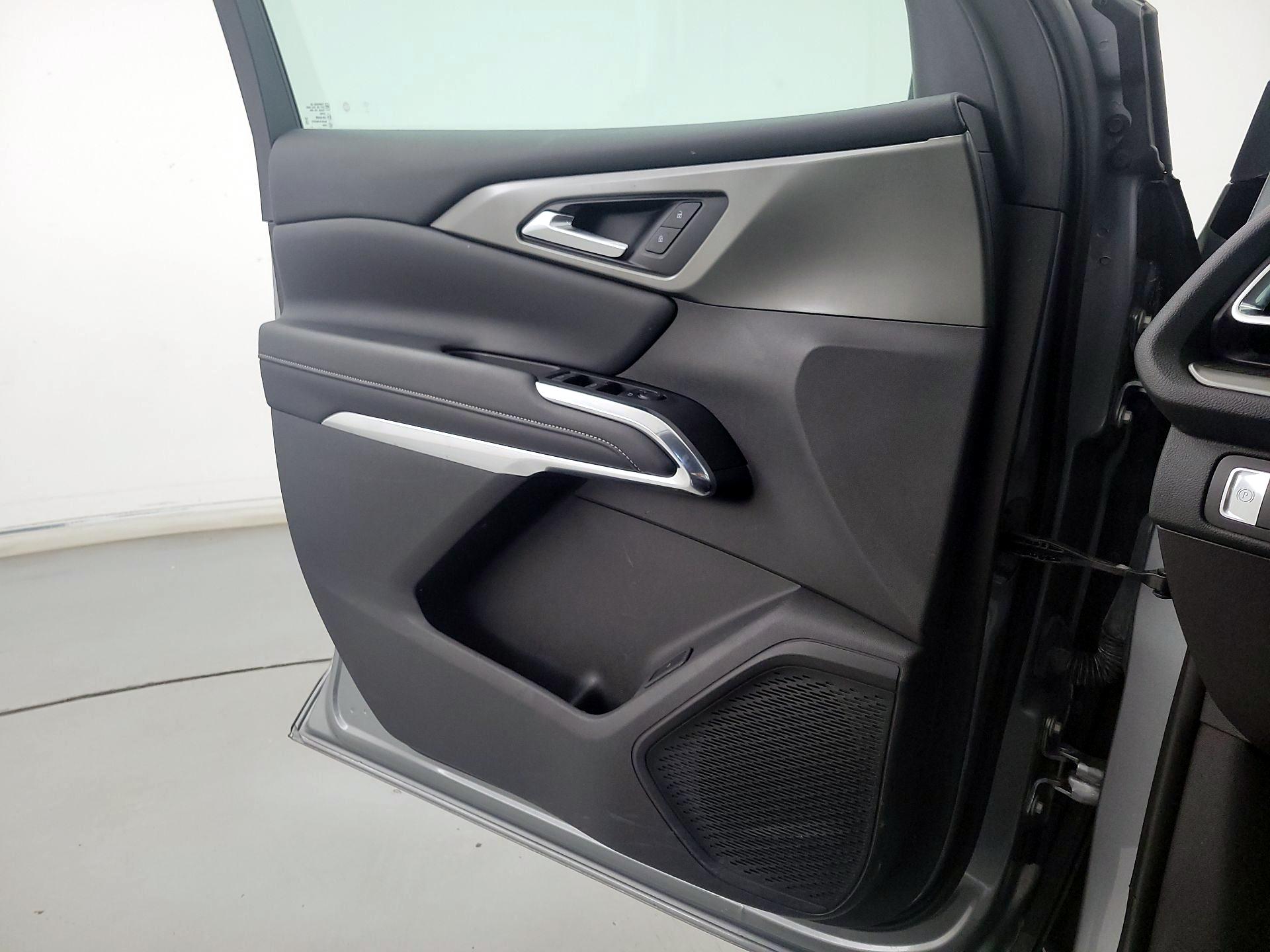 Thumbnail: 2025 Chevrolet Traverse - 12