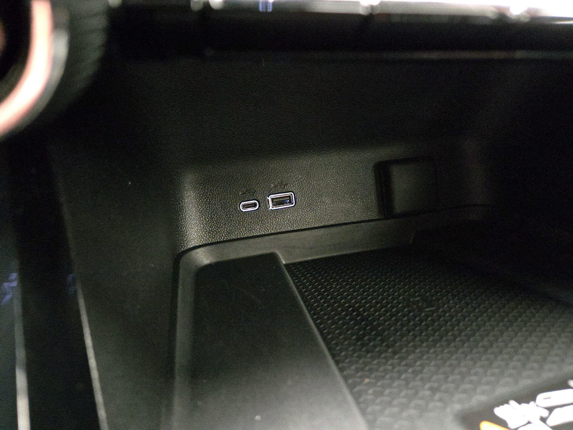 Thumbnail: 2025 Chevrolet Traverse - 18