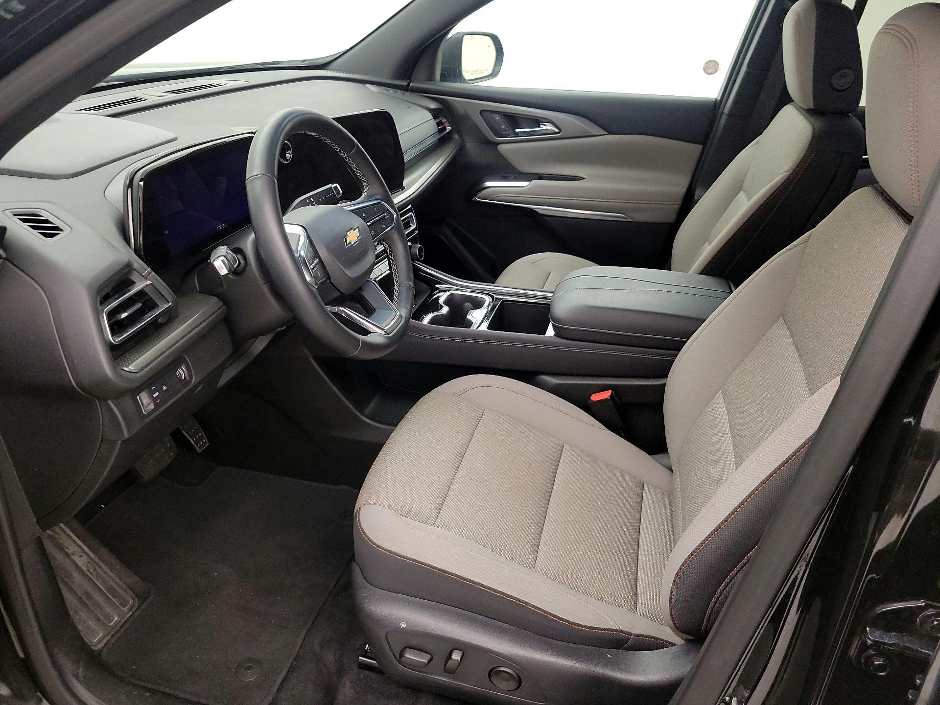 Thumbnail: 2025 Chevrolet Traverse - 11