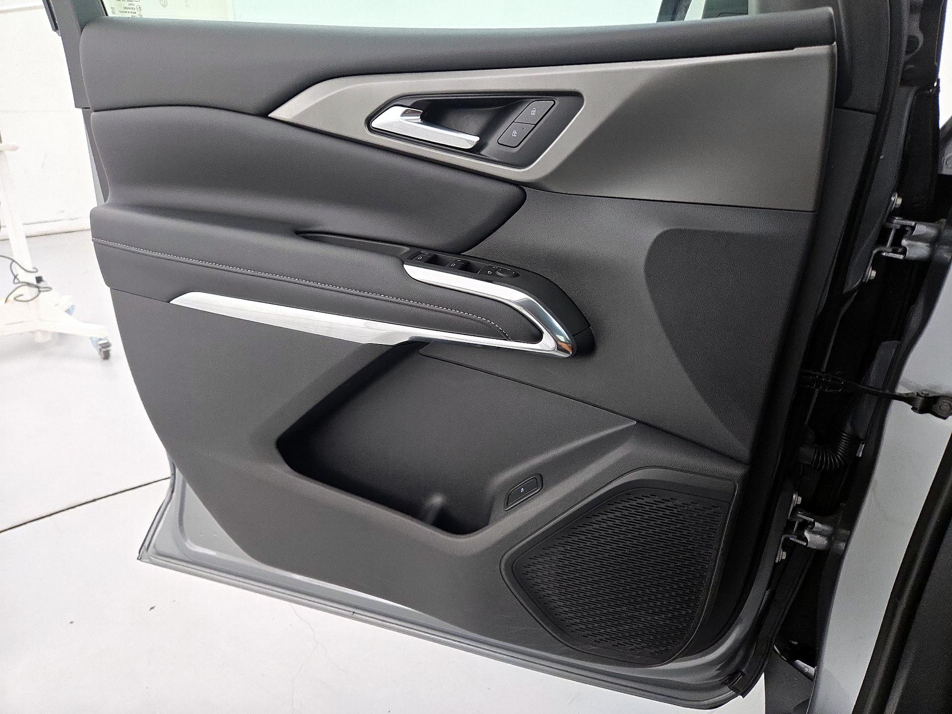 Thumbnail: 2025 Chevrolet Traverse - 12