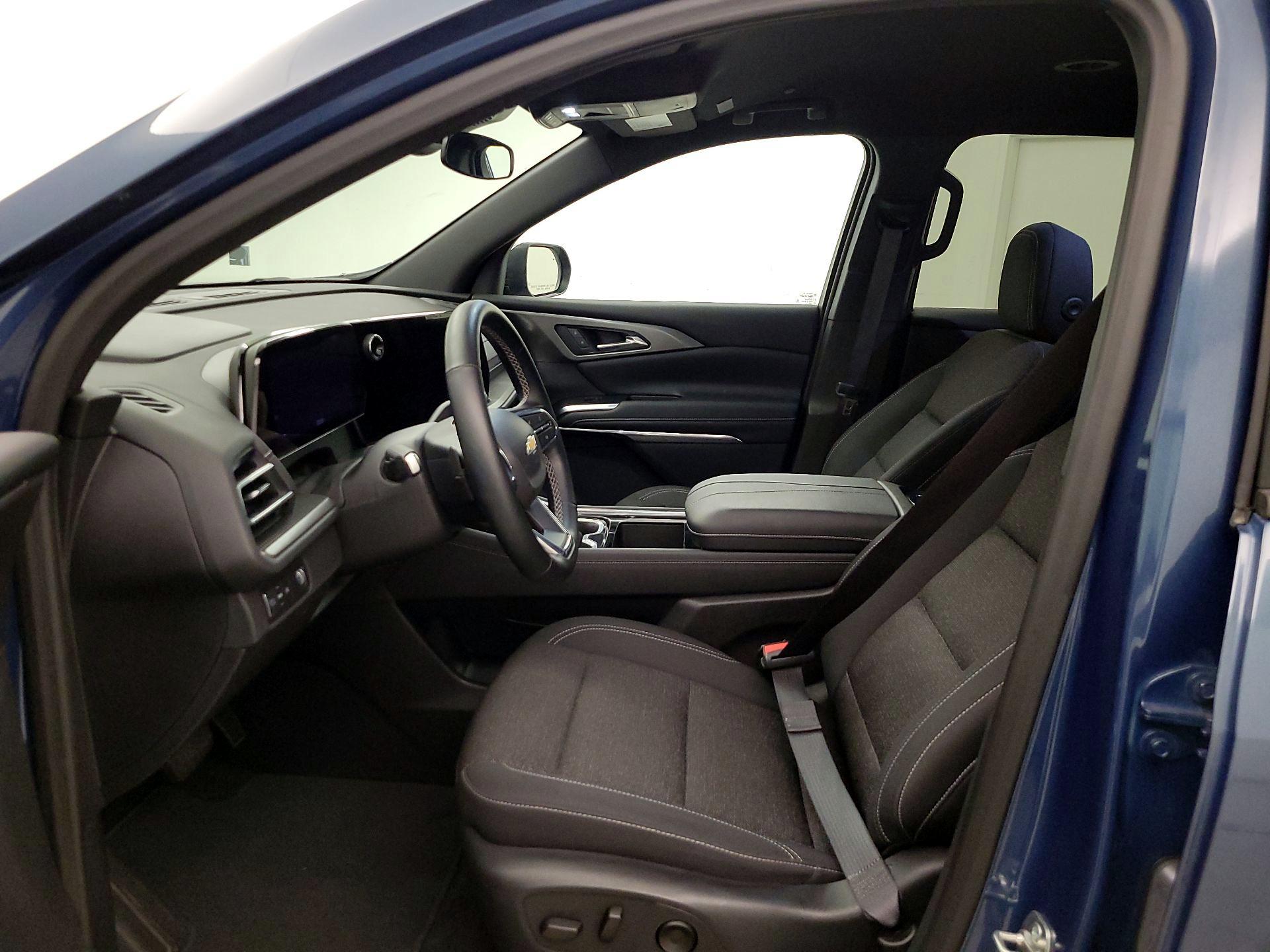 Thumbnail: 2025 Chevrolet Traverse - 11