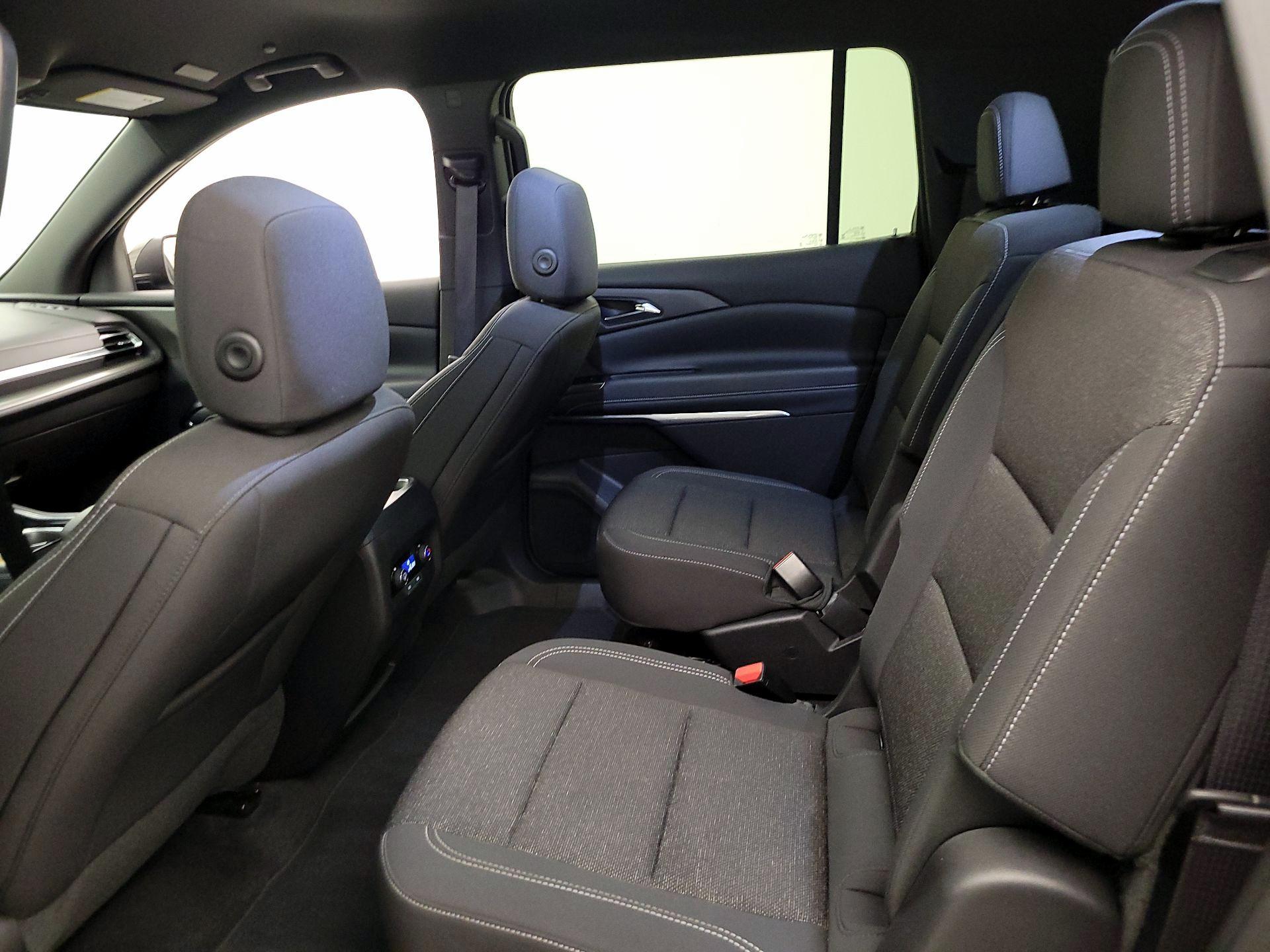 Thumbnail: 2025 Chevrolet Traverse - 18