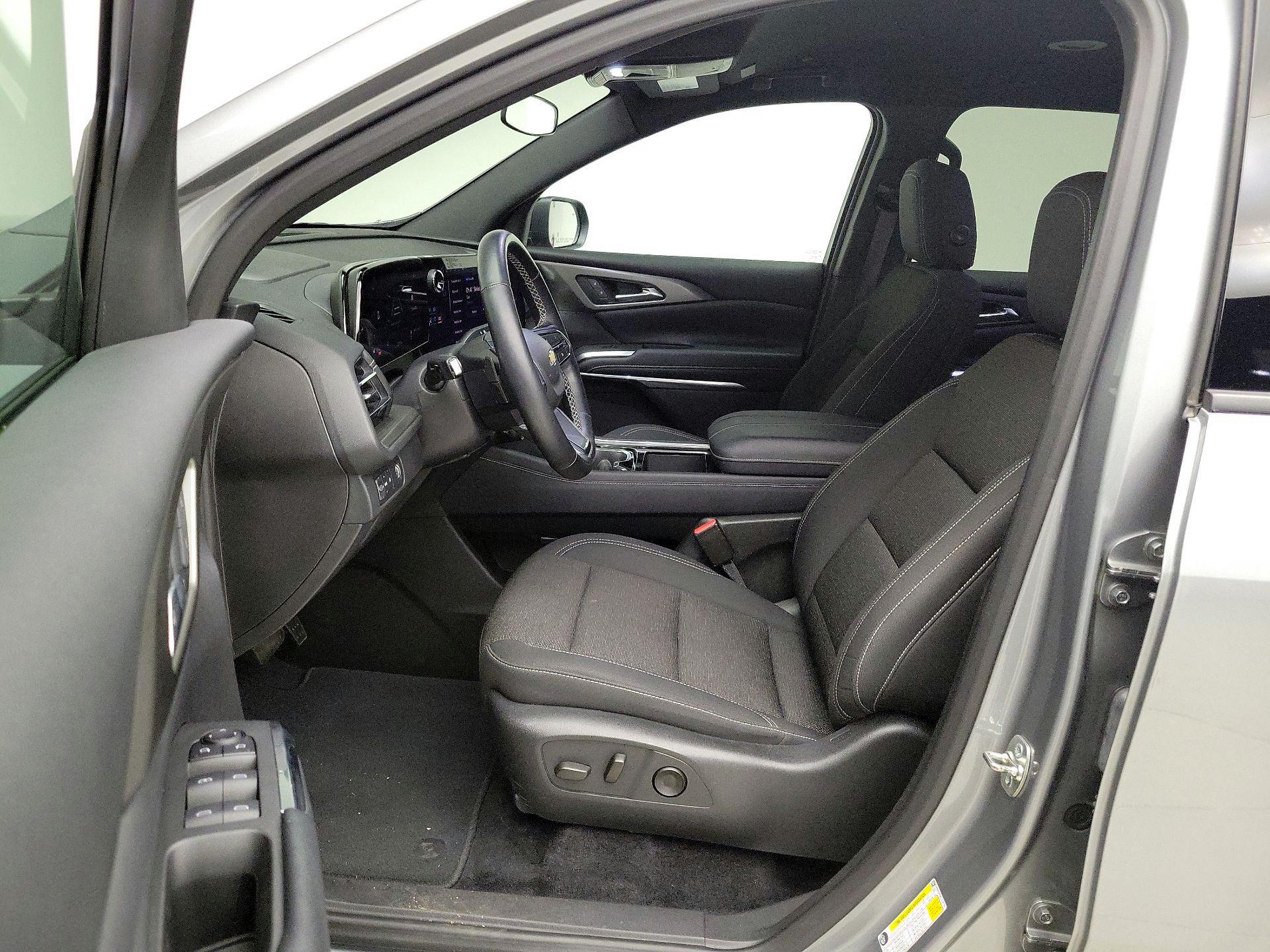 Thumbnail: 2025 Chevrolet Traverse - 11