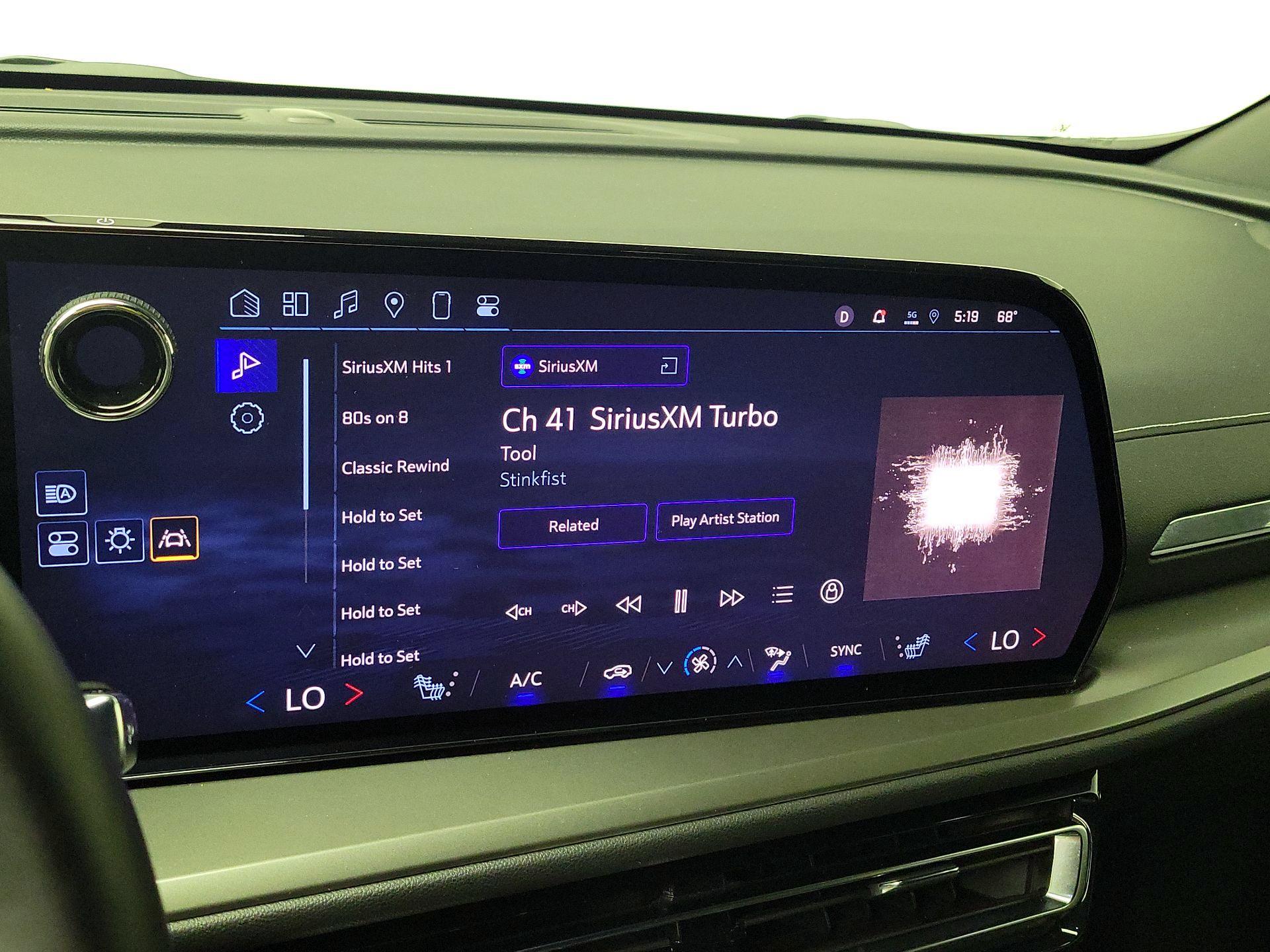 Thumbnail: 2025 Chevrolet Traverse - 15