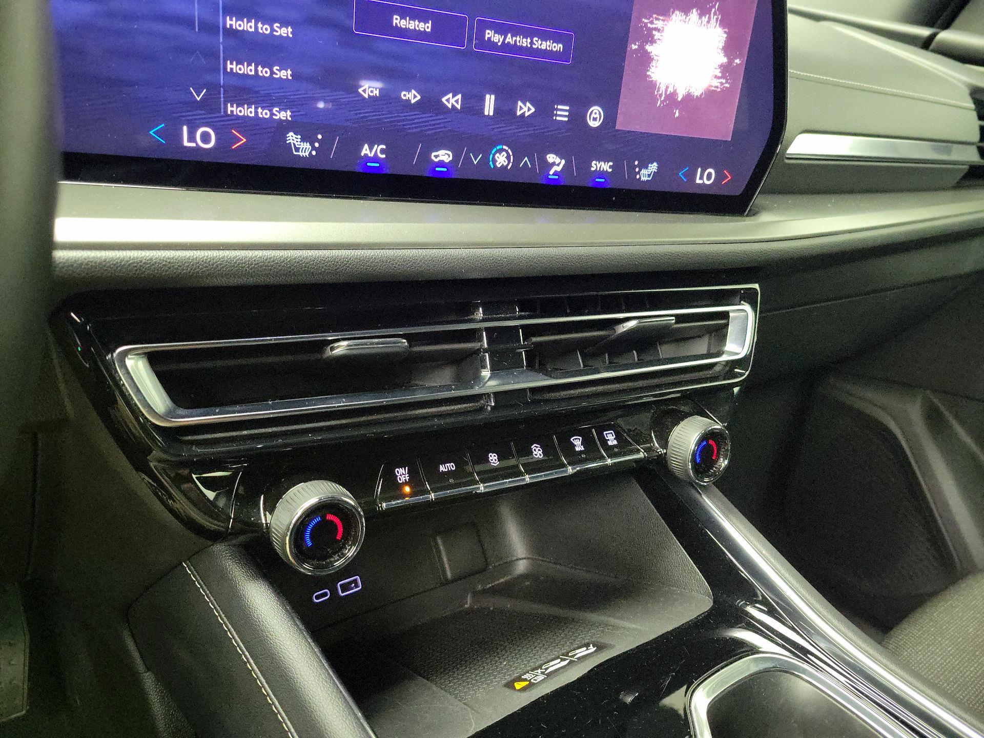 Thumbnail: 2025 Chevrolet Traverse - 16