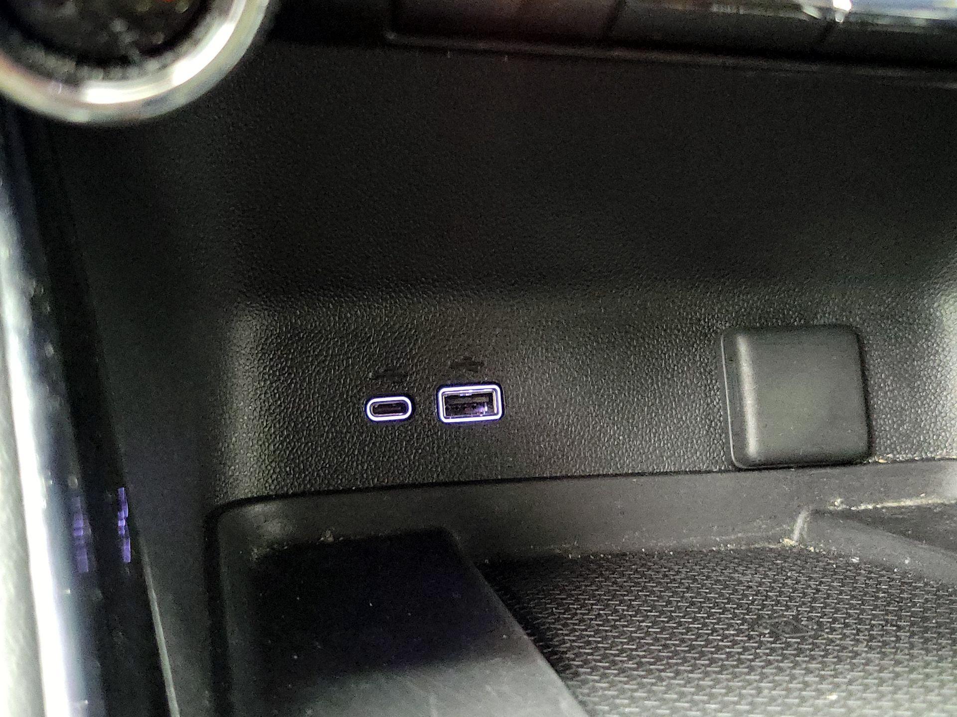 Thumbnail: 2025 Chevrolet Traverse - 18