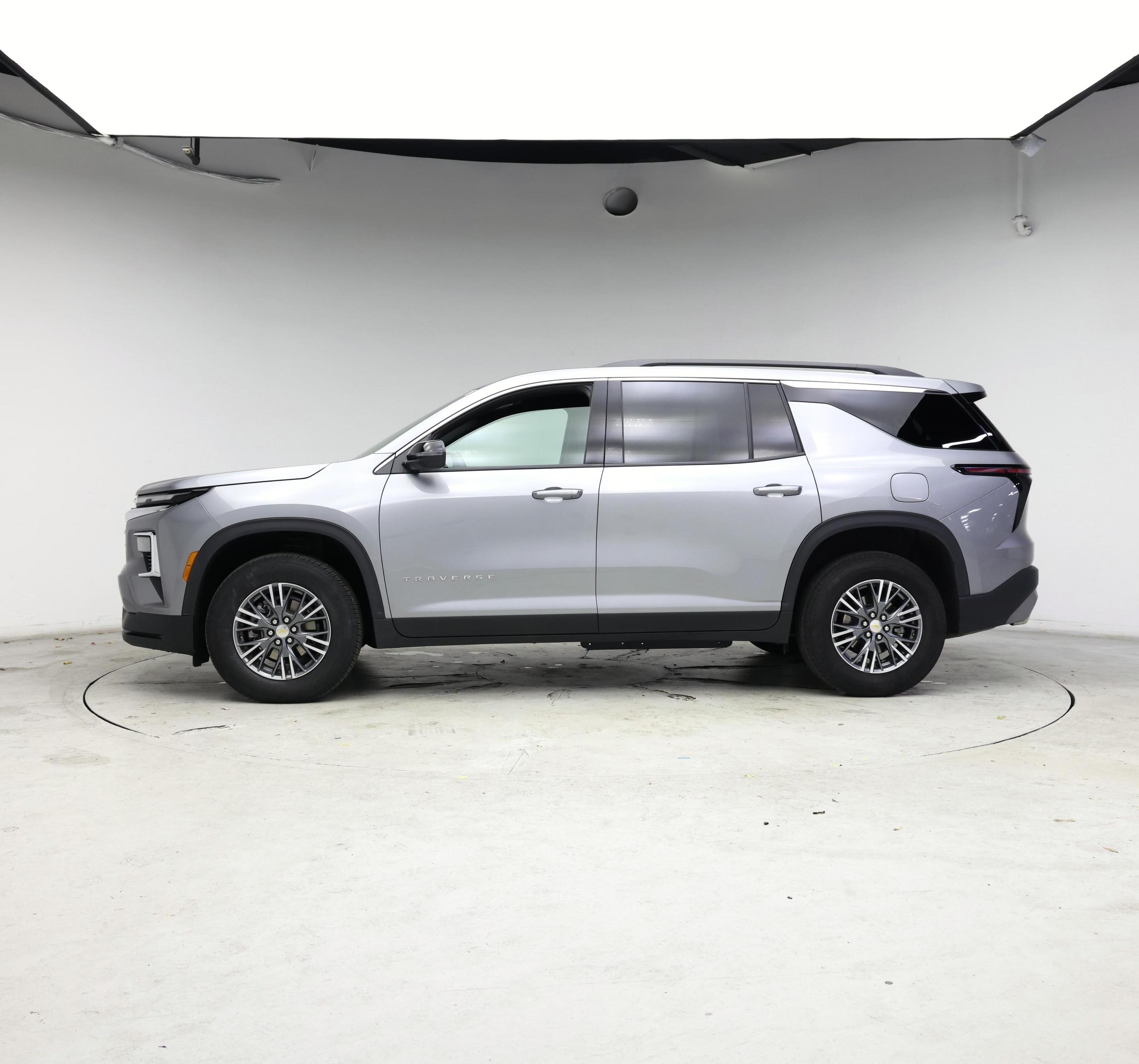 Thumbnail: 2025 Chevrolet Traverse - 3