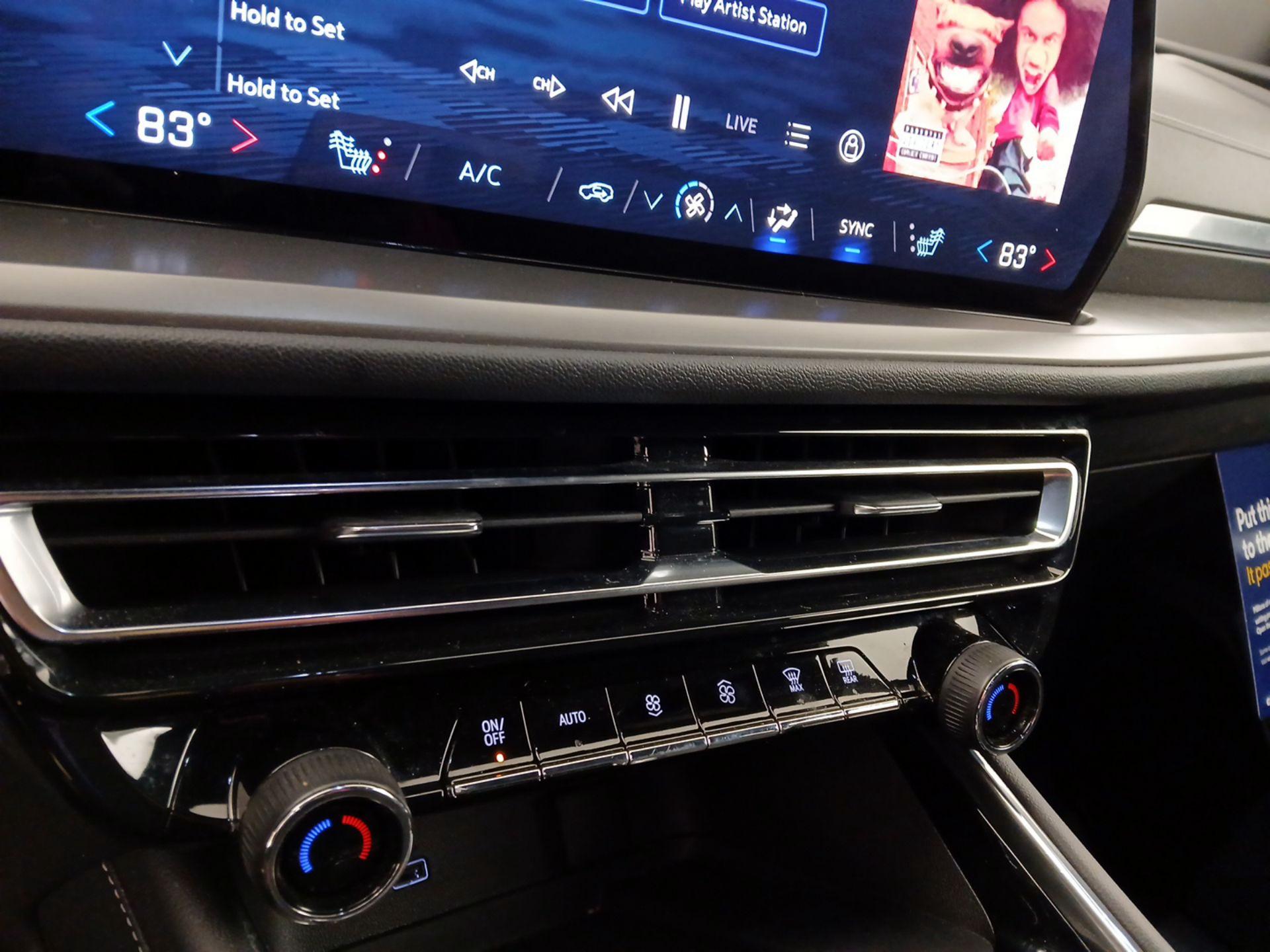 Thumbnail: 2025 Chevrolet Traverse - 17