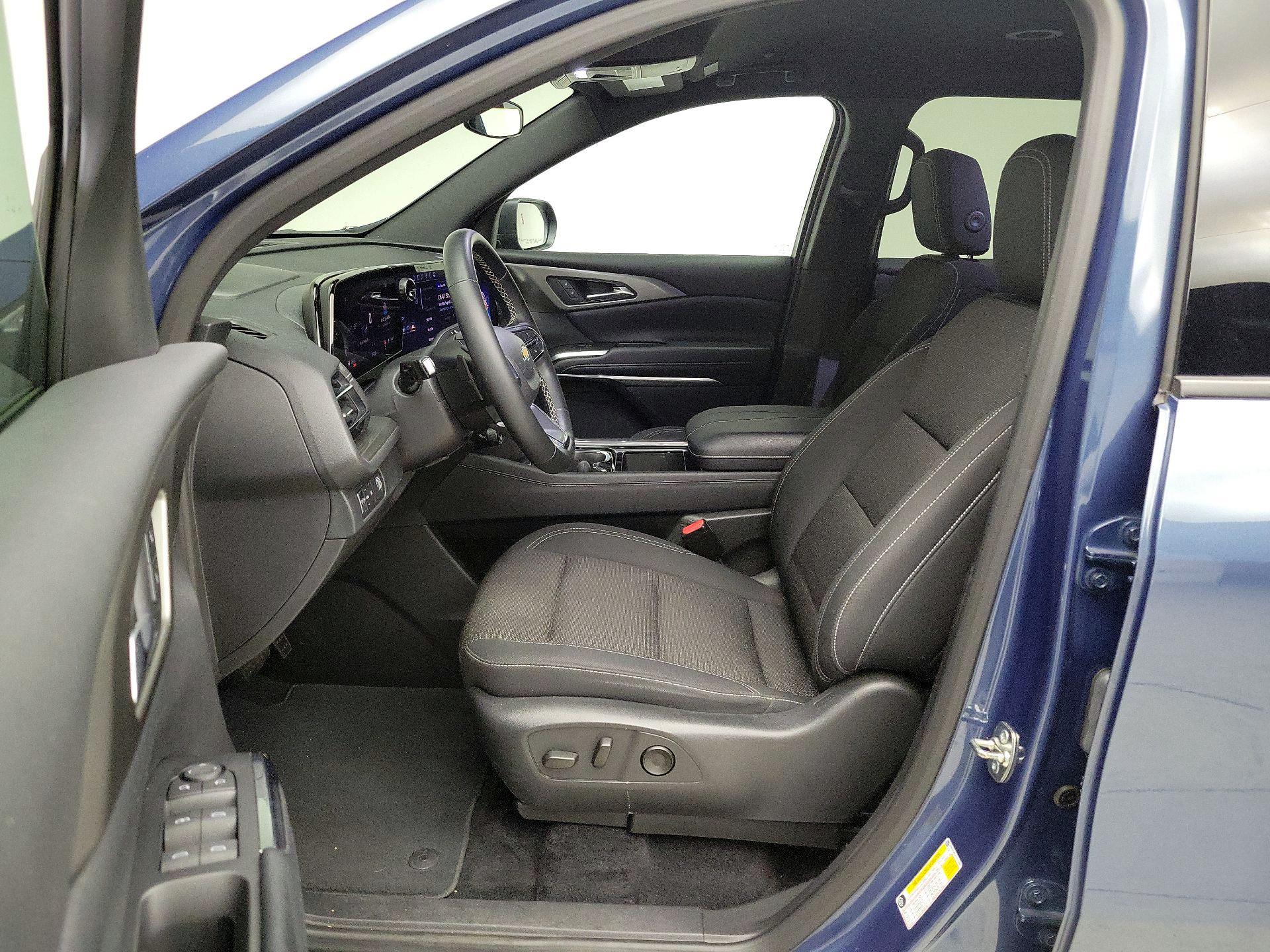 Thumbnail: 2025 Chevrolet Traverse - 11