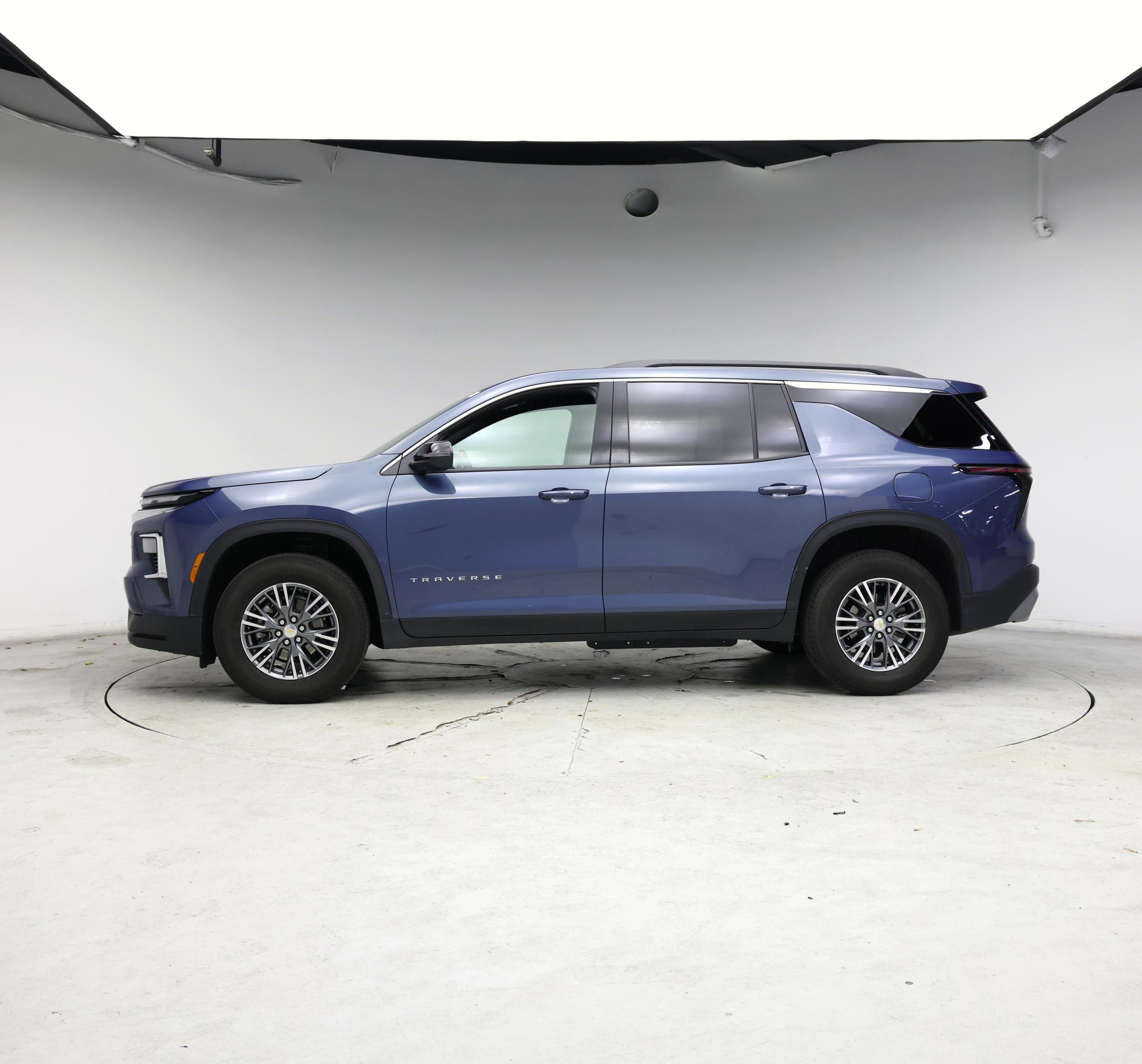 Thumbnail: 2025 Chevrolet Traverse - 3