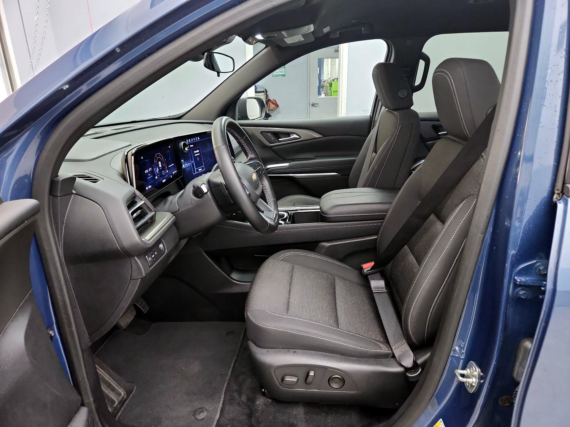 Thumbnail: 2025 Chevrolet Traverse - 11