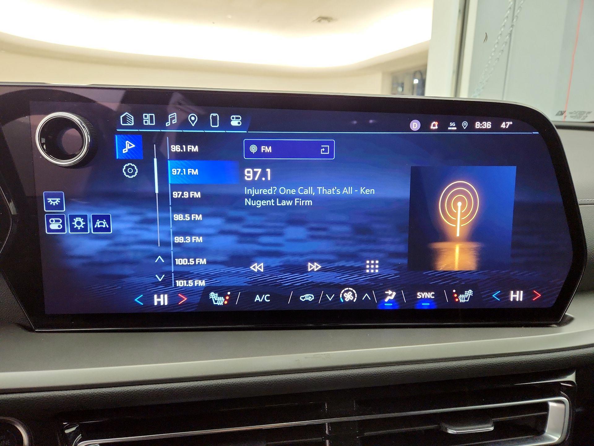 Thumbnail: 2025 Chevrolet Traverse - 16